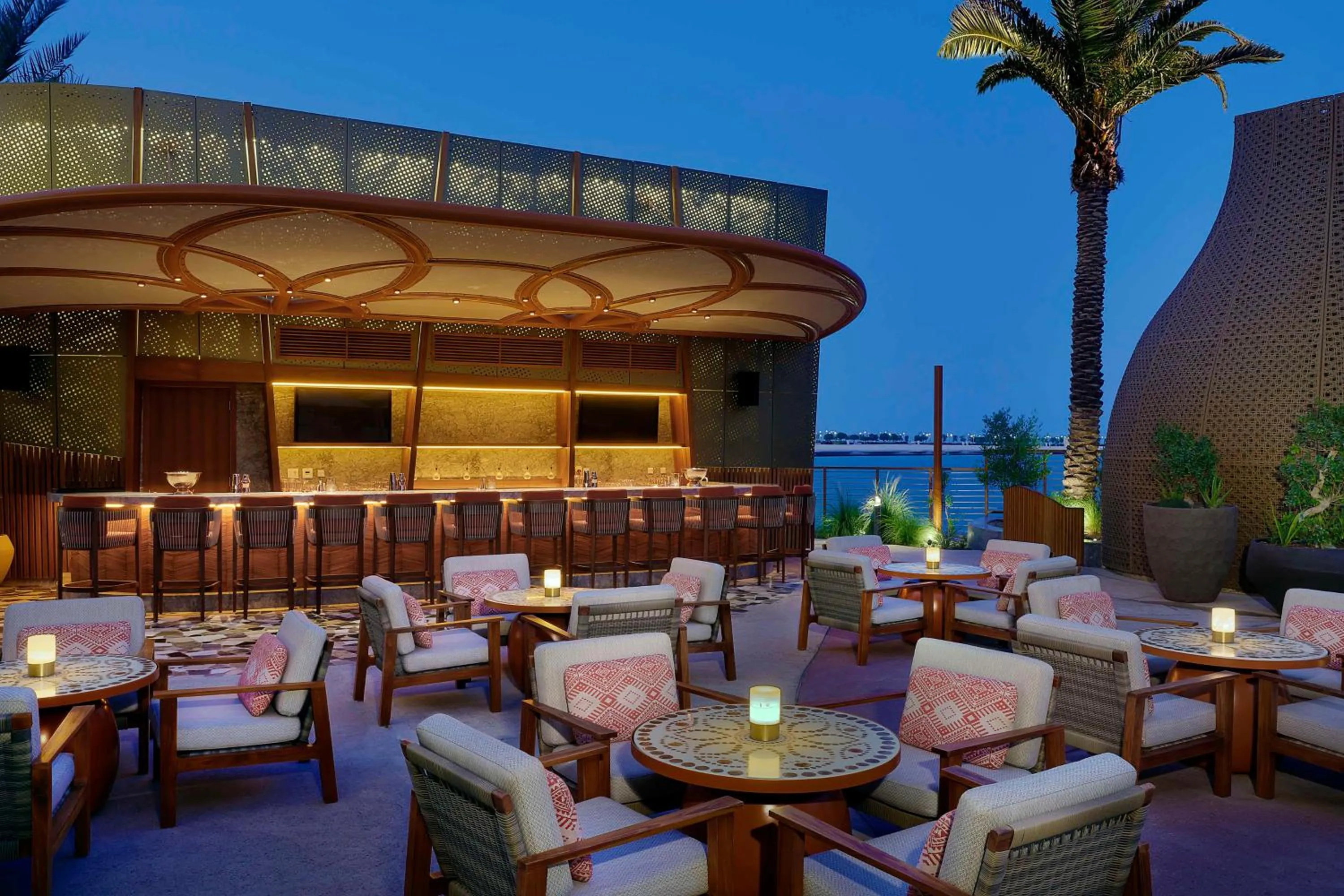 Lounge or bar in Waldorf Astoria Doha Lusail