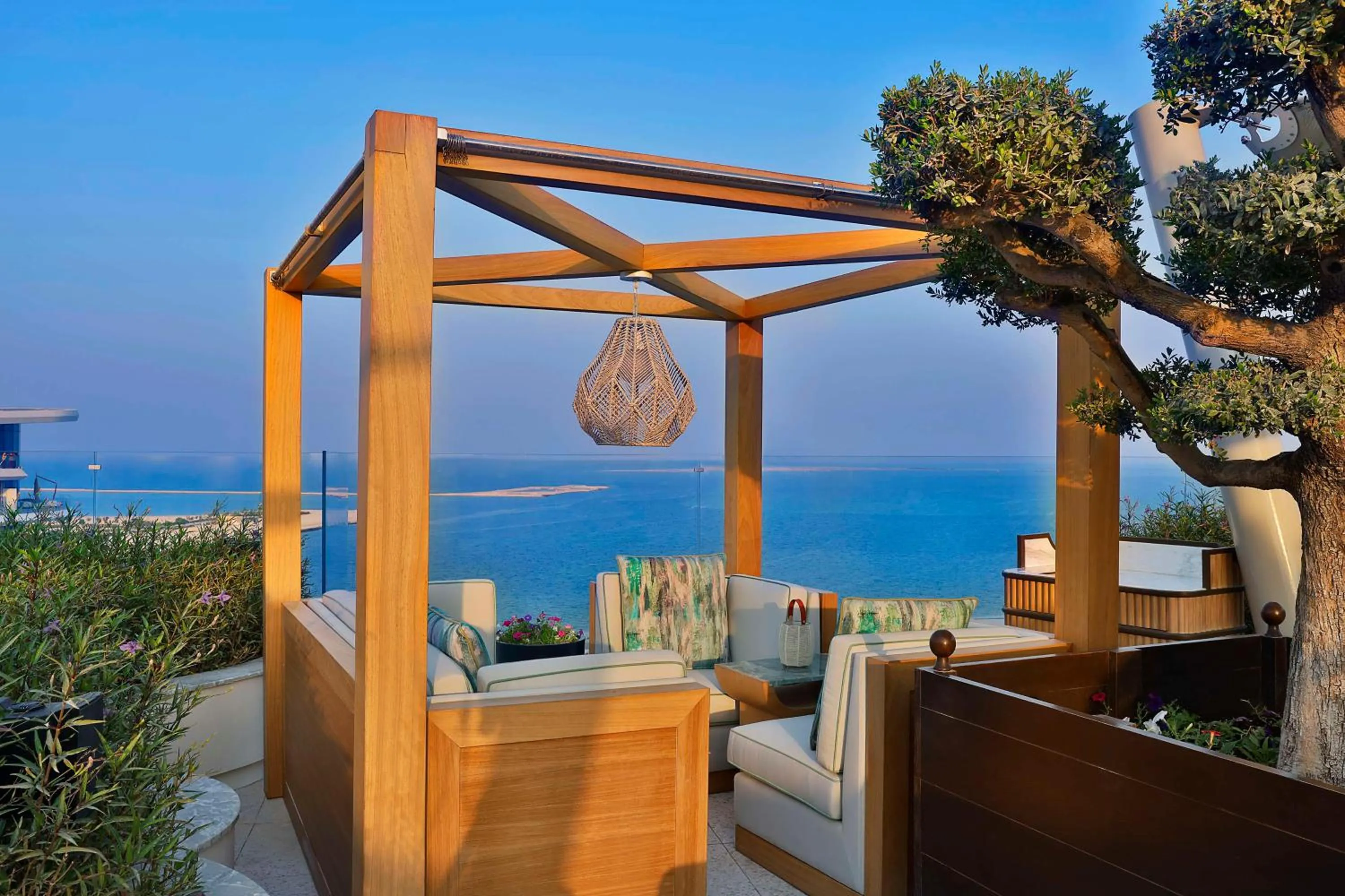 Restaurant/places to eat in Waldorf Astoria Doha Lusail