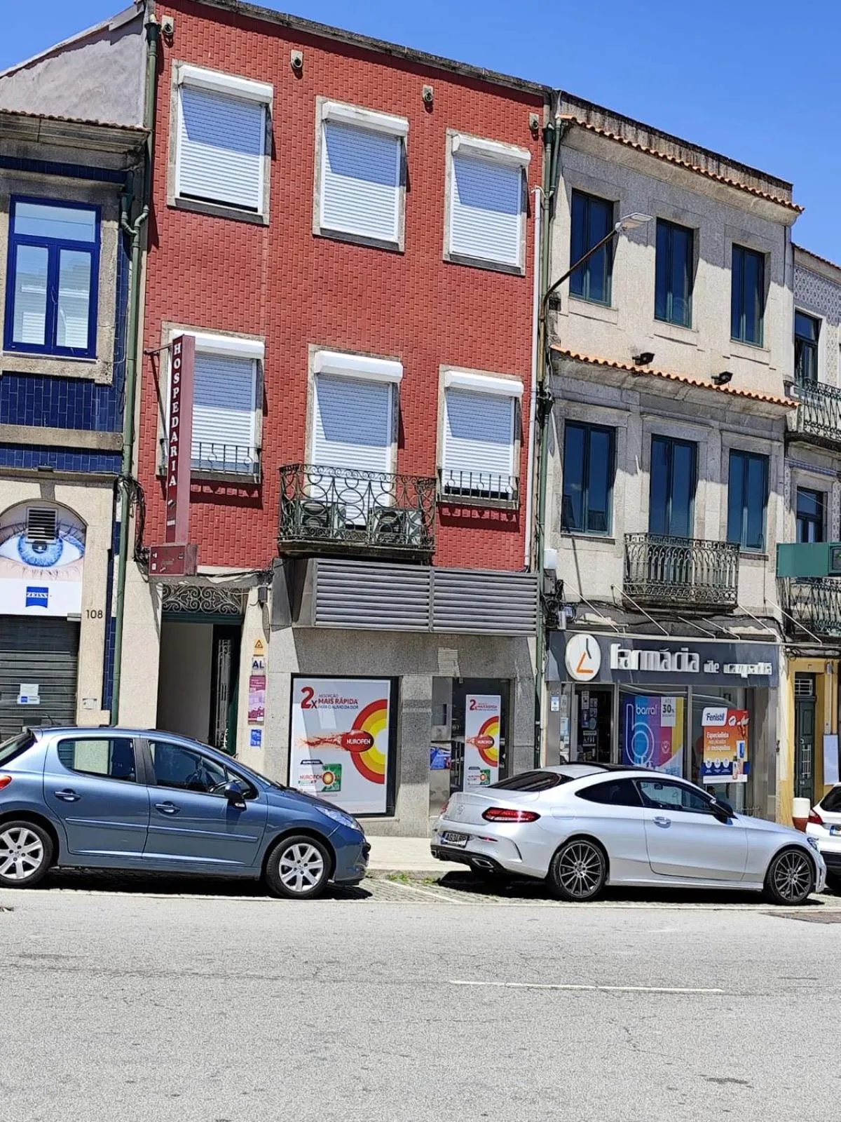 Facade/entrance in HOSPEDARIA LONDRES