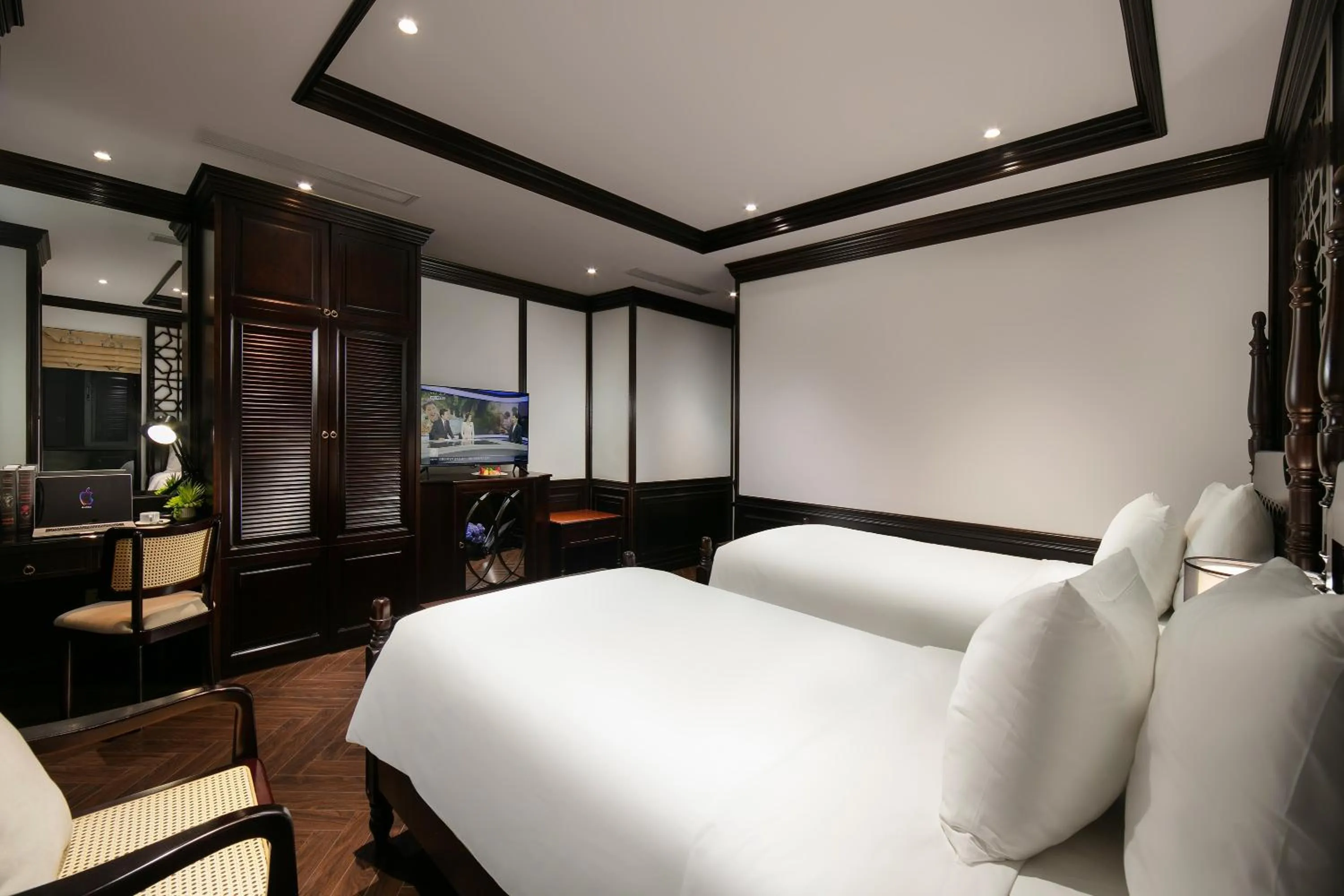 Photo of the whole room, Bed in HOTEL De SOURIANT Premium Hanoi