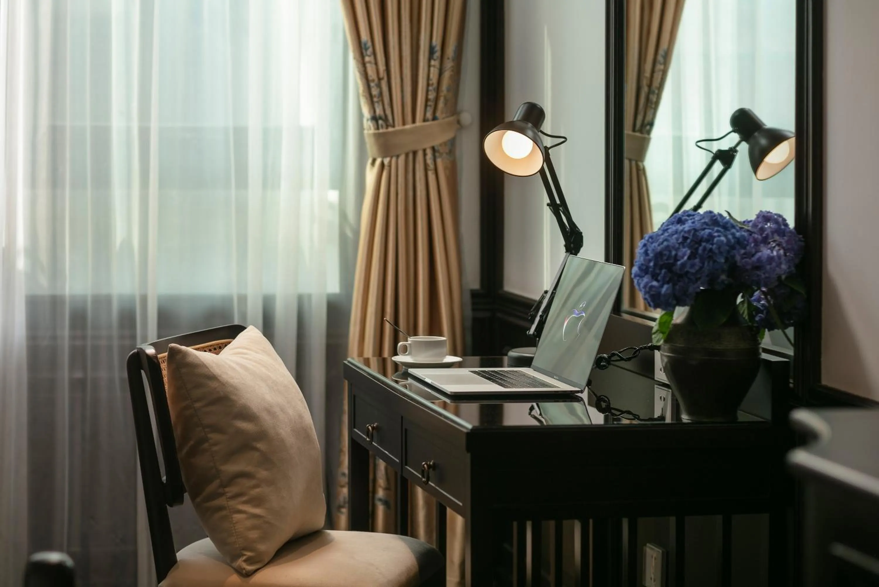 Living room in HOTEL De SOURIANT Premium Hanoi