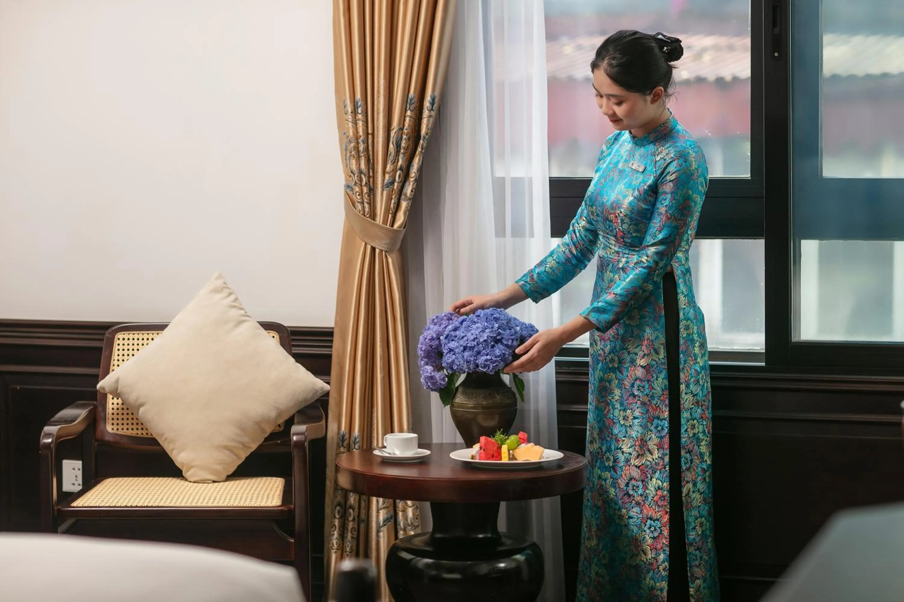 Staff in HOTEL De SOURIANT Premium Hanoi