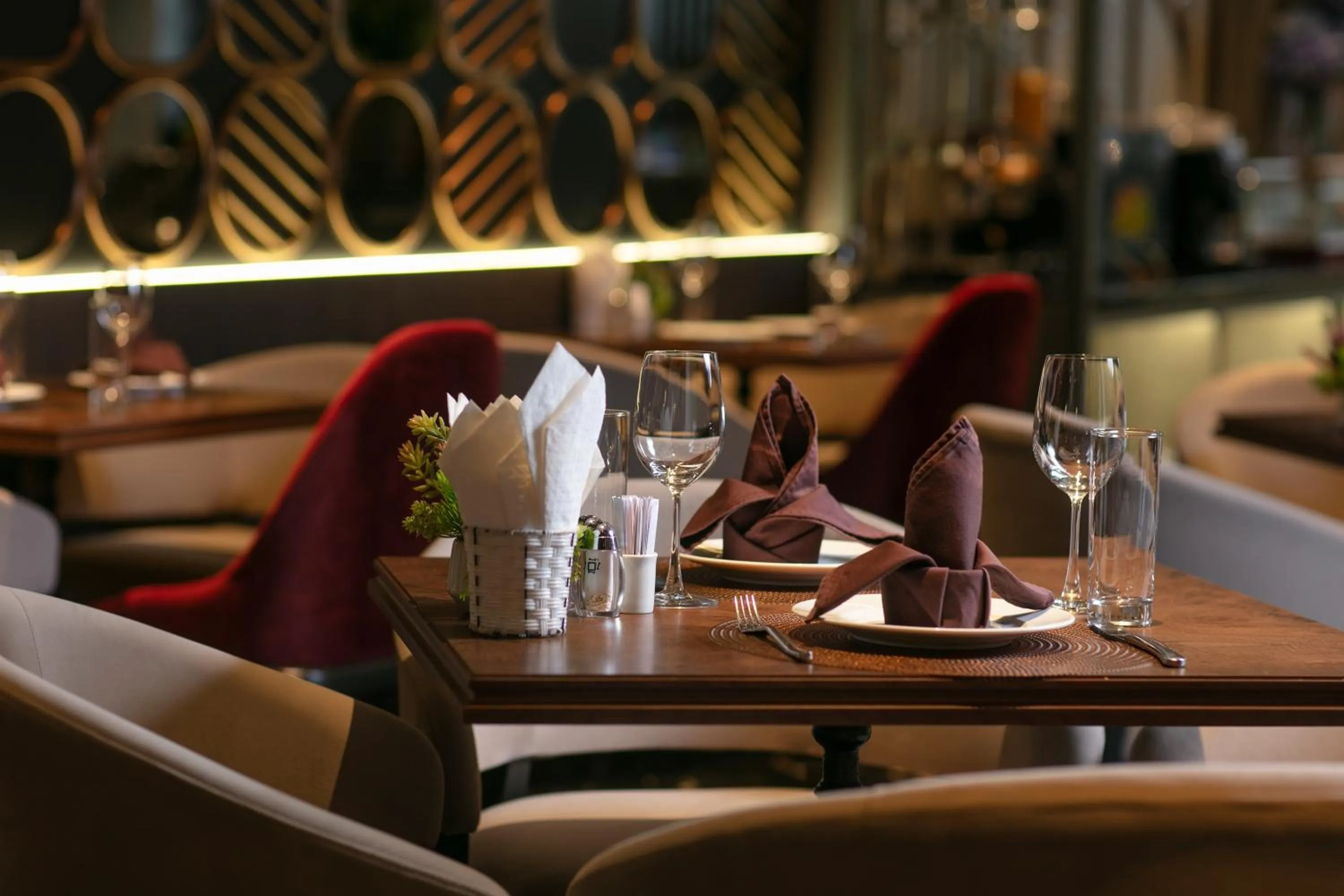 Restaurant/places to eat in HOTEL De SOURIANT Premium Hanoi