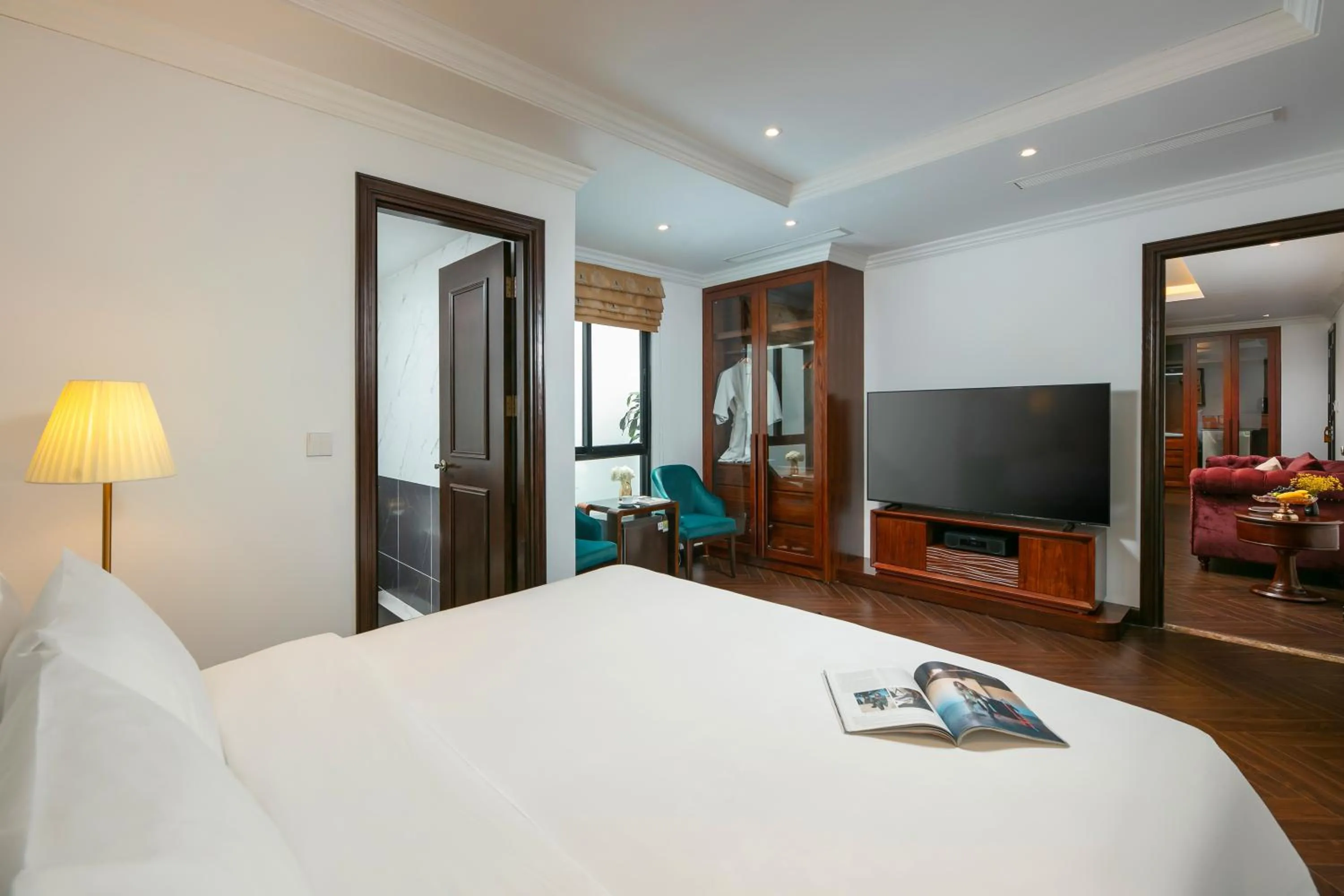 Bed in HOTEL De SOURIANT Premium Hanoi