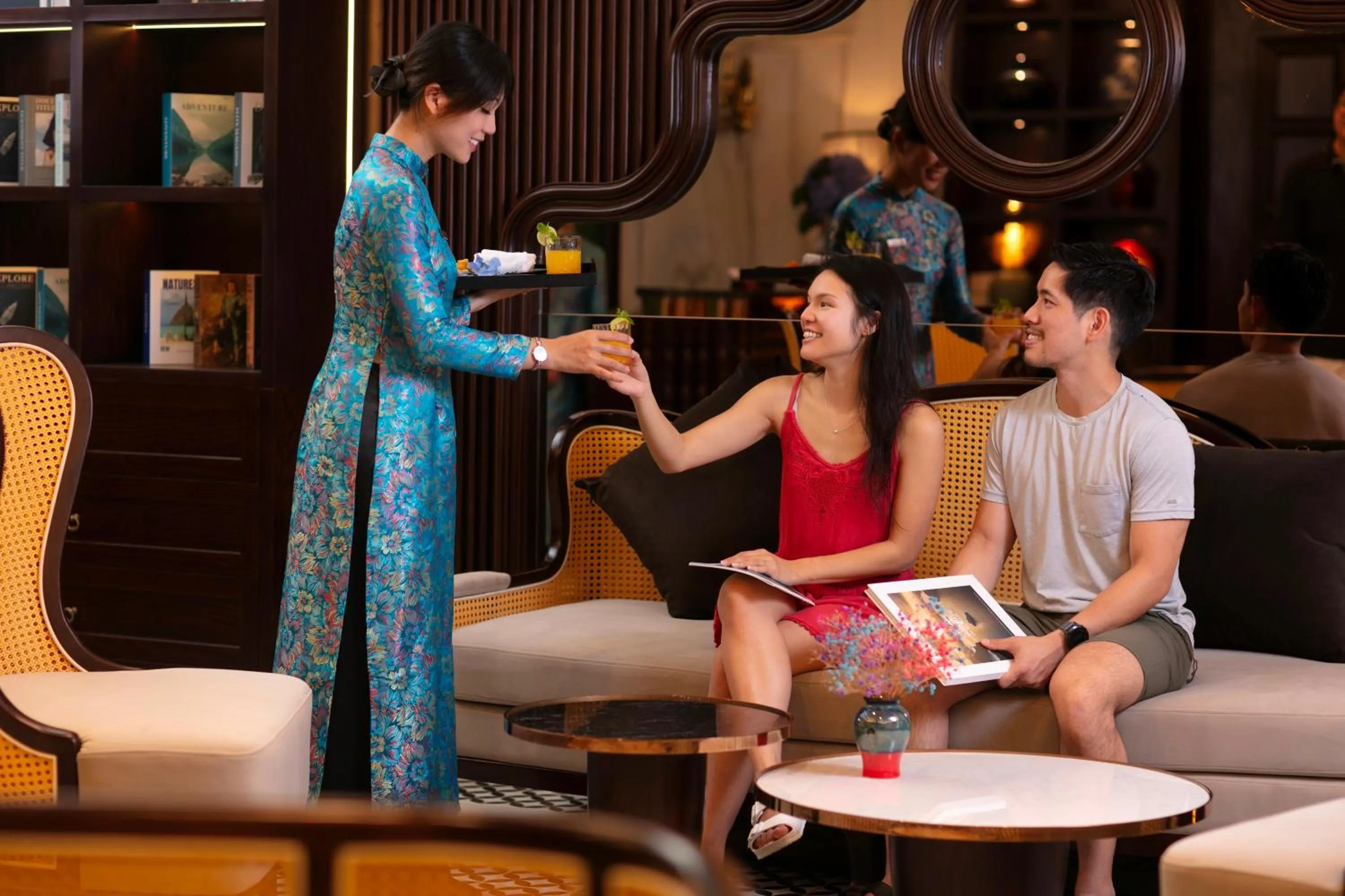 Staff in HOTEL De SOURIANT Premium Hanoi