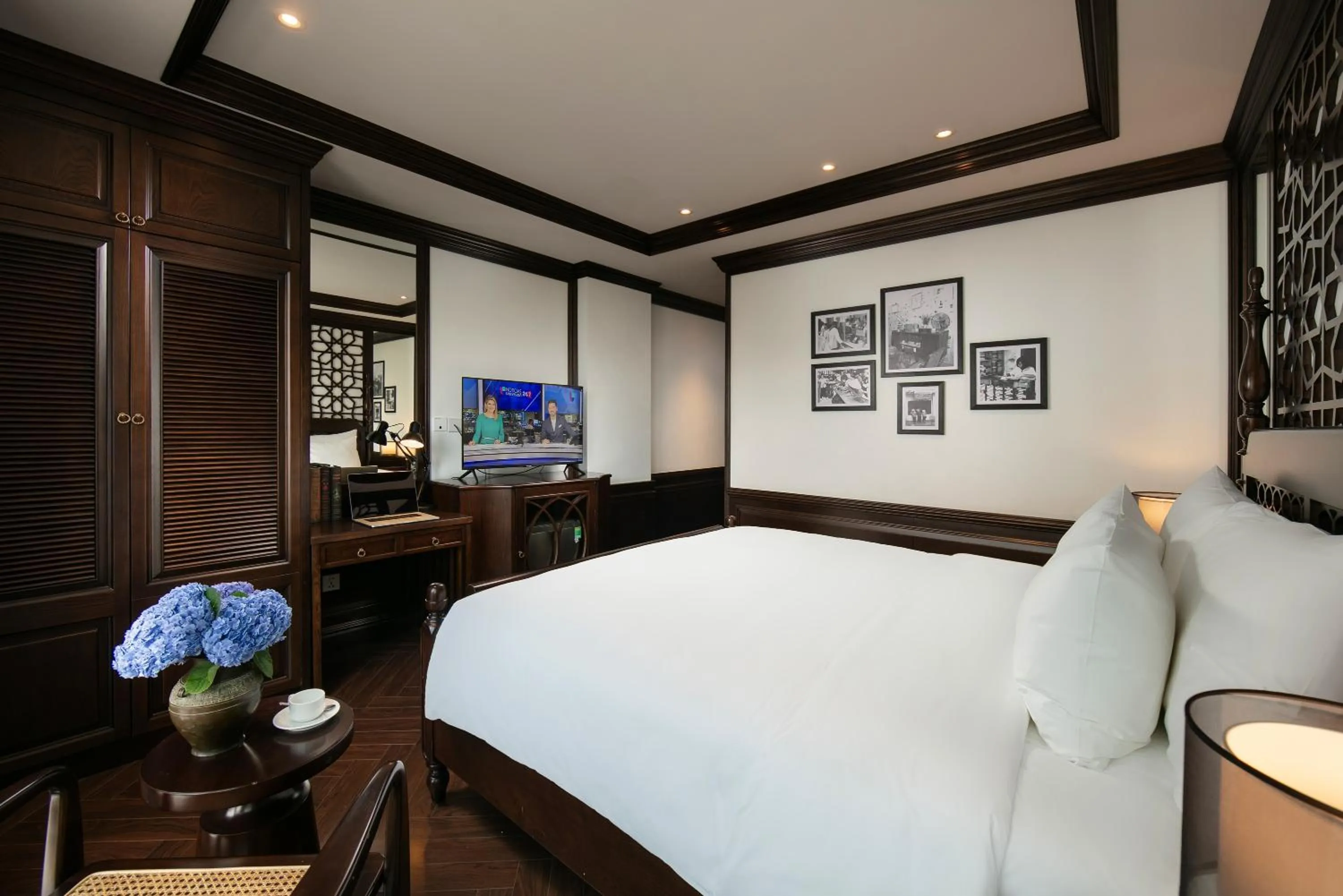 Photo of the whole room, Bed in HOTEL De SOURIANT Premium Hanoi