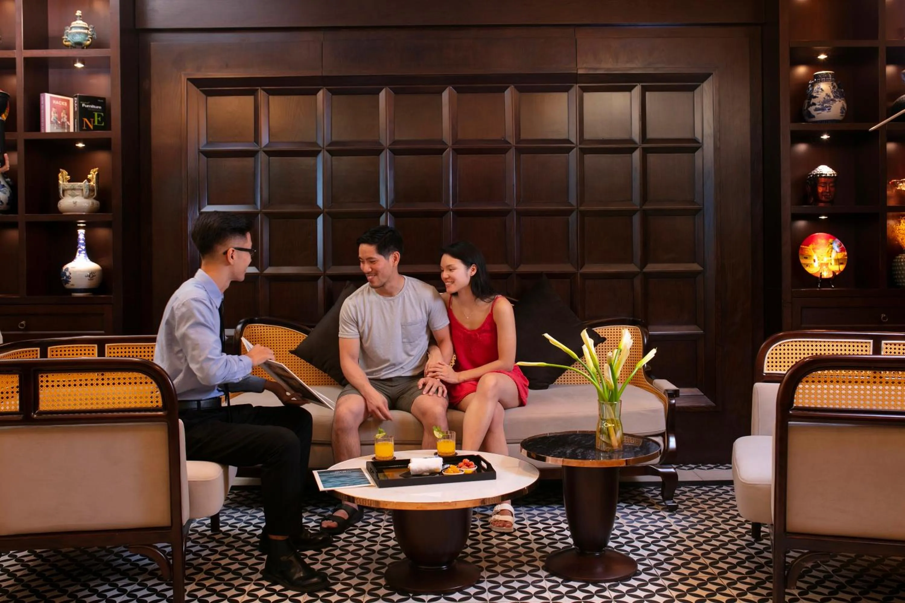 Staff in HOTEL De SOURIANT Premium Hanoi