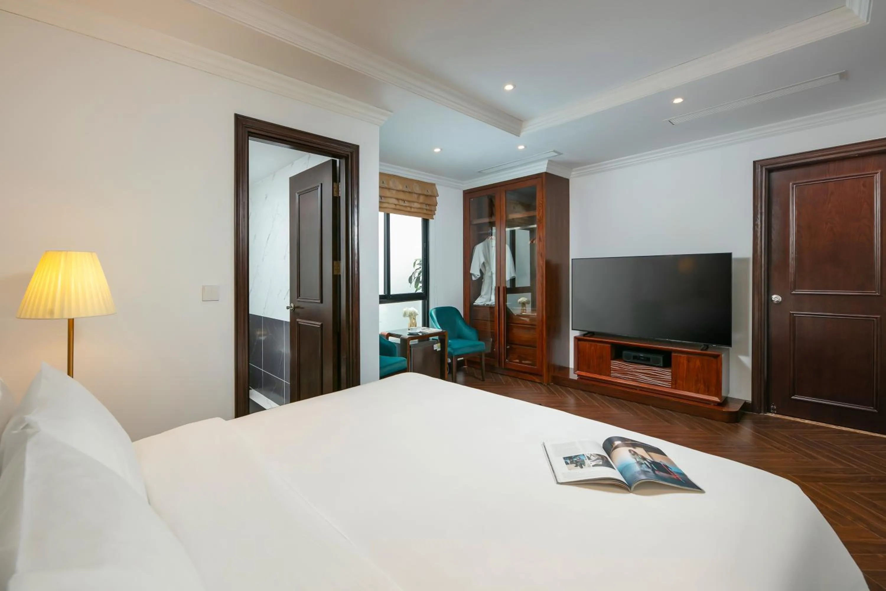 Bed in HOTEL De SOURIANT Premium Hanoi