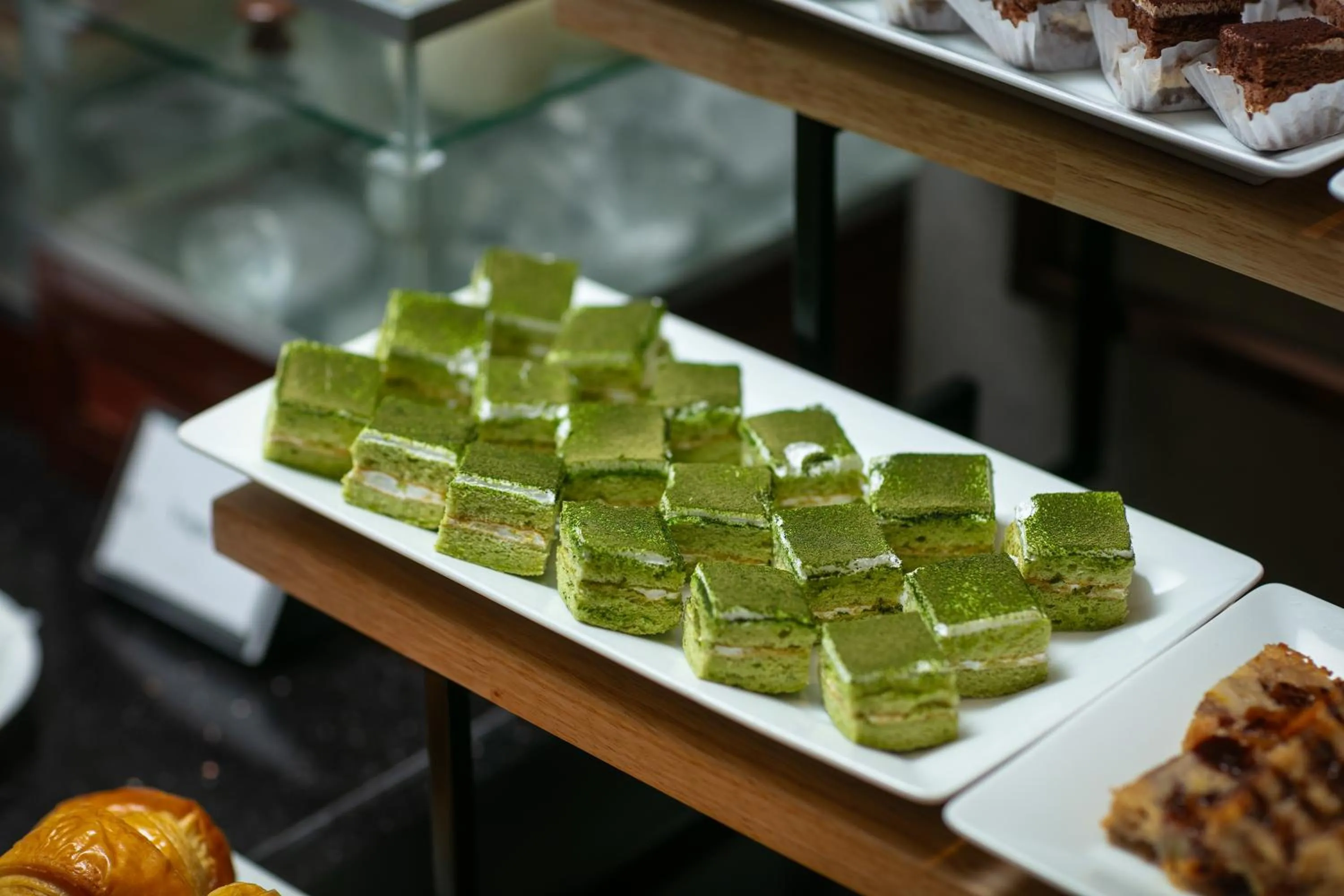 Food and drinks in HOTEL De SOURIANT Premium Hanoi