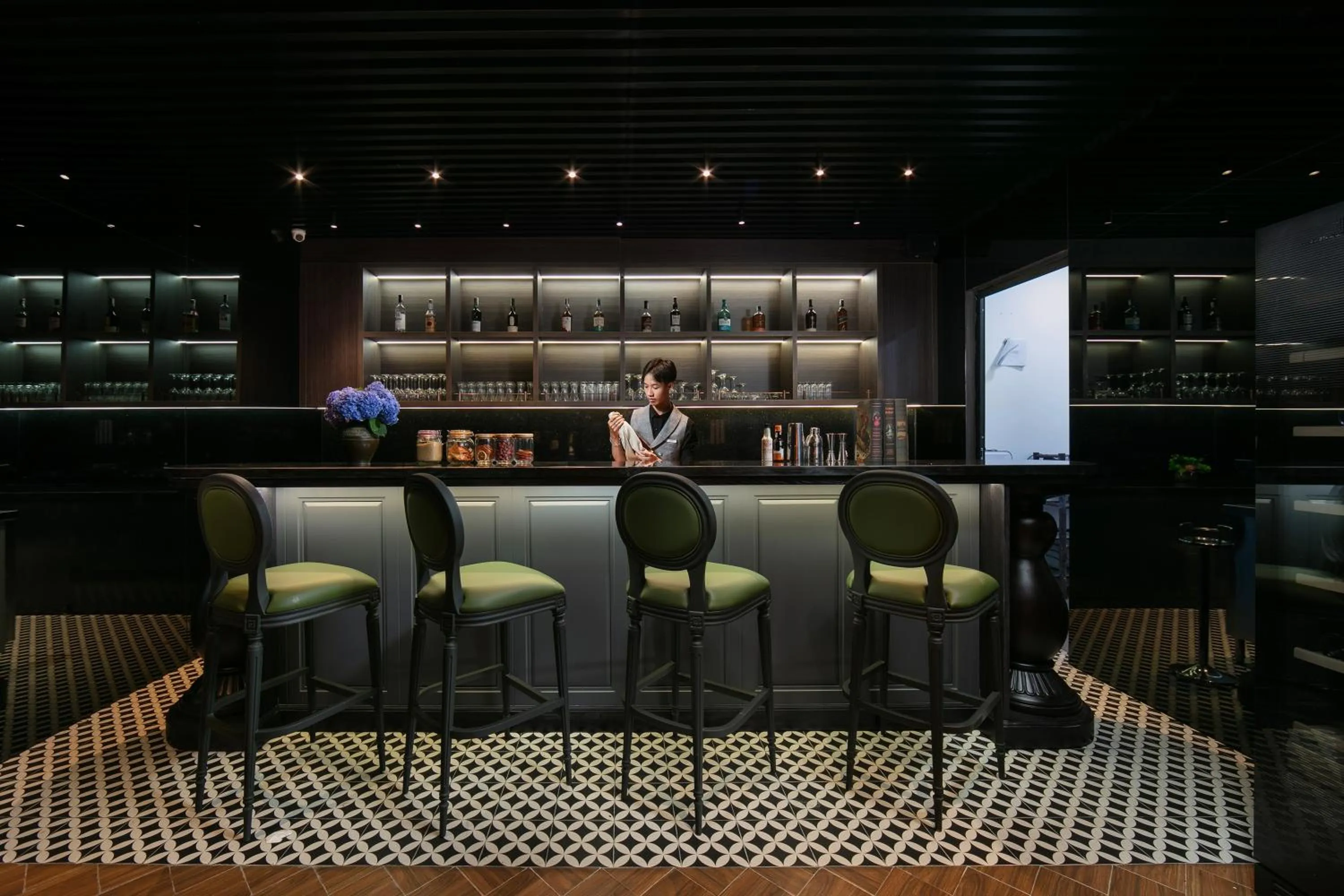 Nightclub / DJ in HOTEL De SOURIANT Premium Hanoi