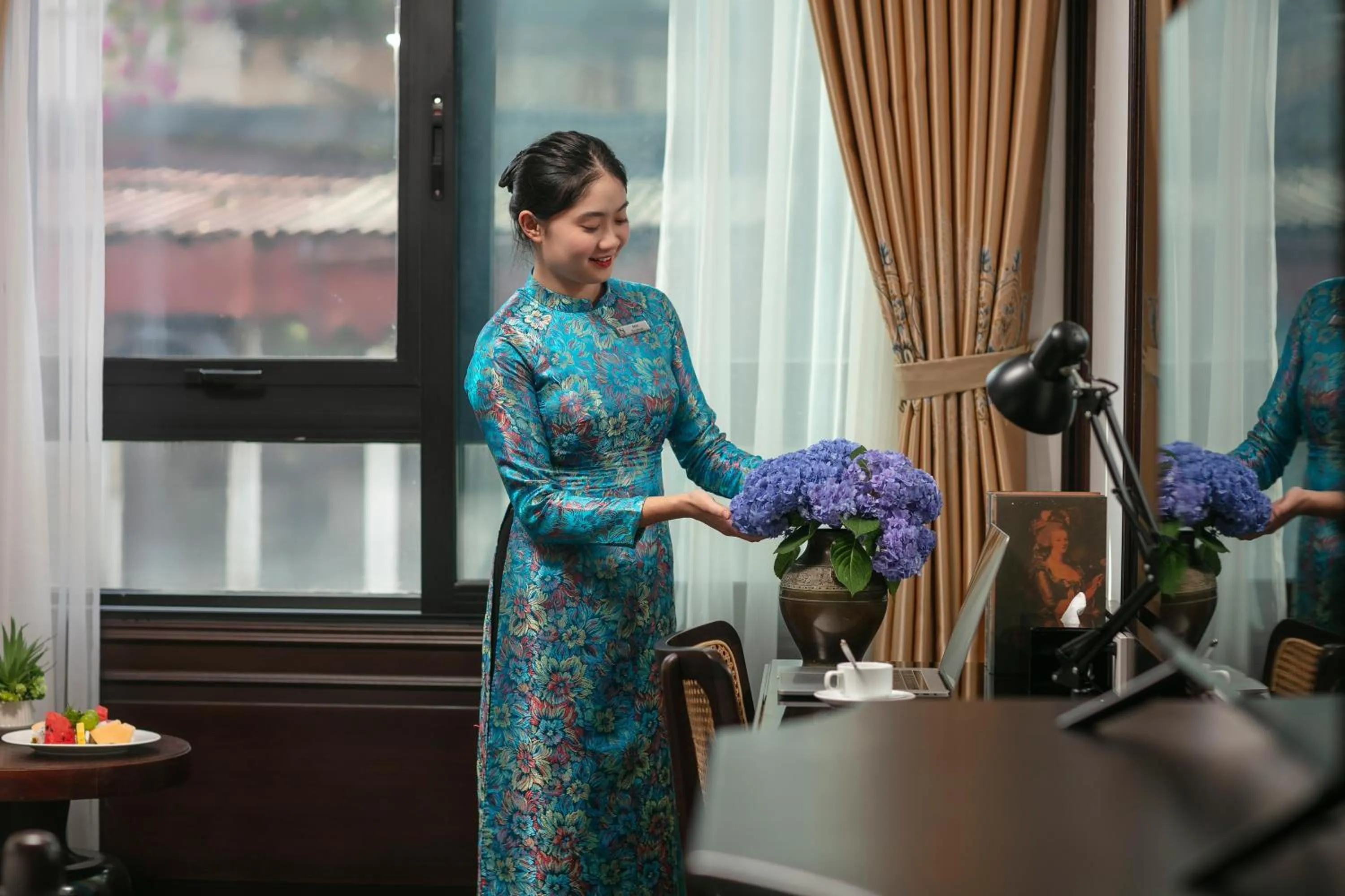 Staff in HOTEL De SOURIANT Premium Hanoi