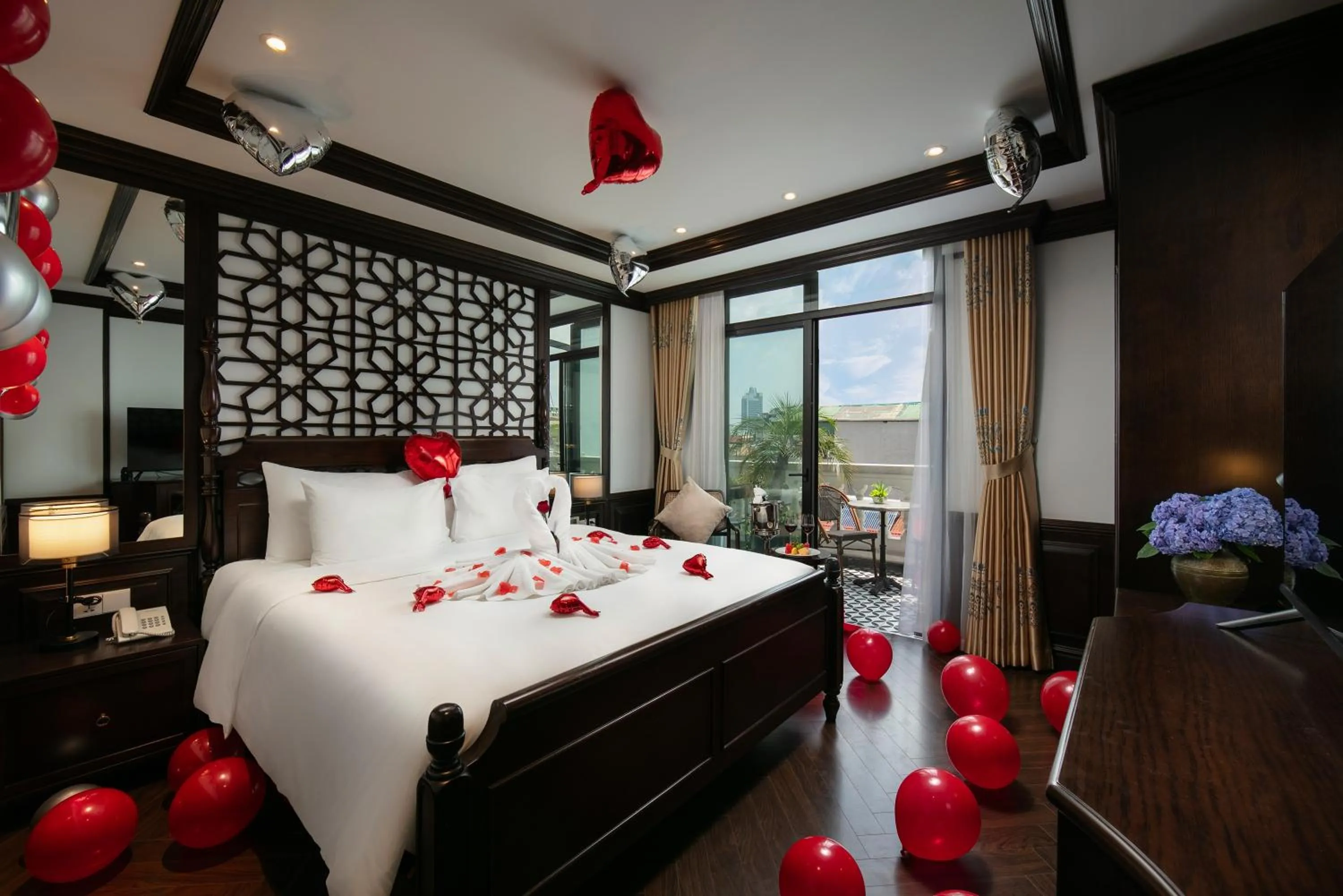 Photo of the whole room, Bed in HOTEL De SOURIANT Premium Hanoi