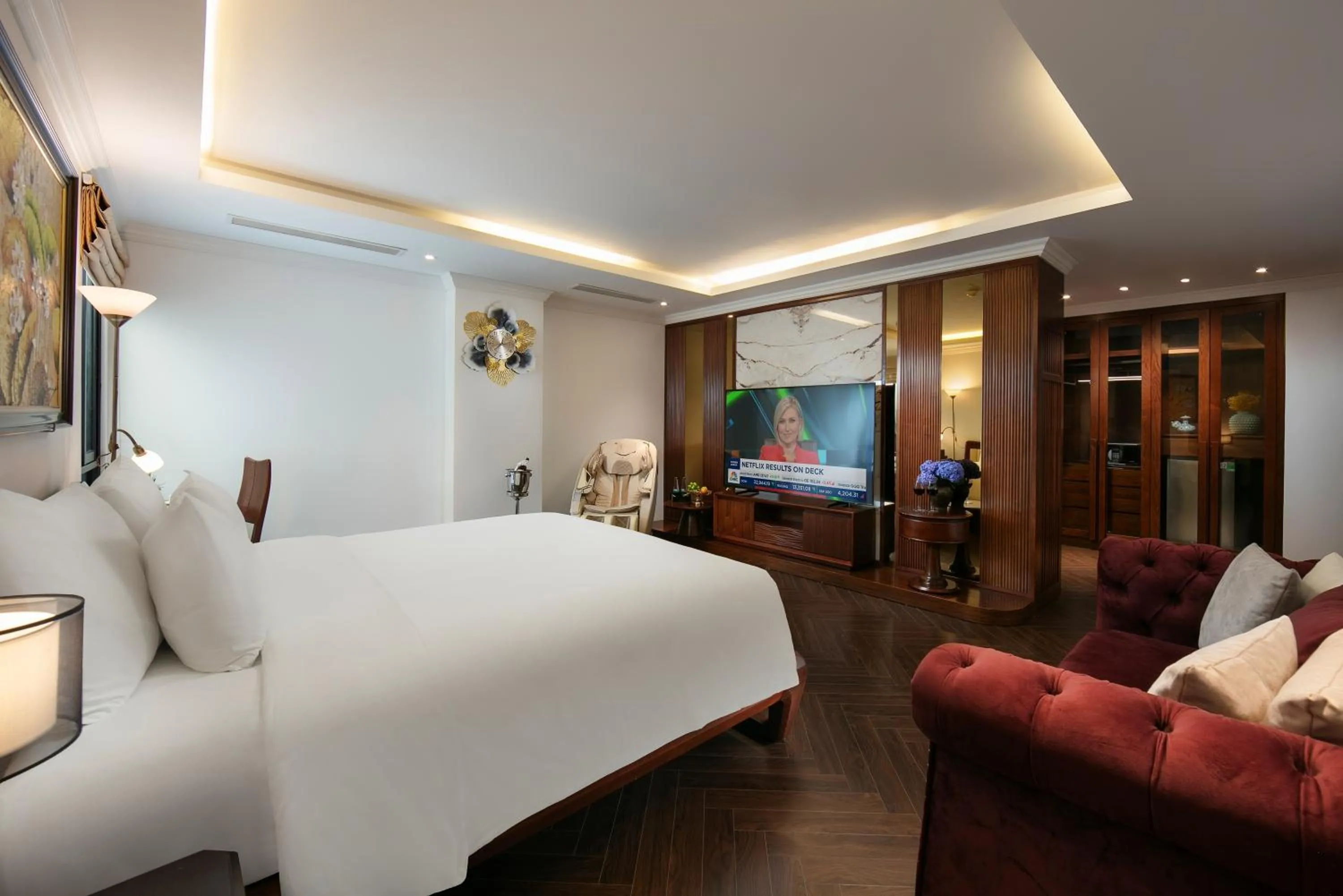TV and multimedia, Bed in HOTEL De SOURIANT Premium Hanoi