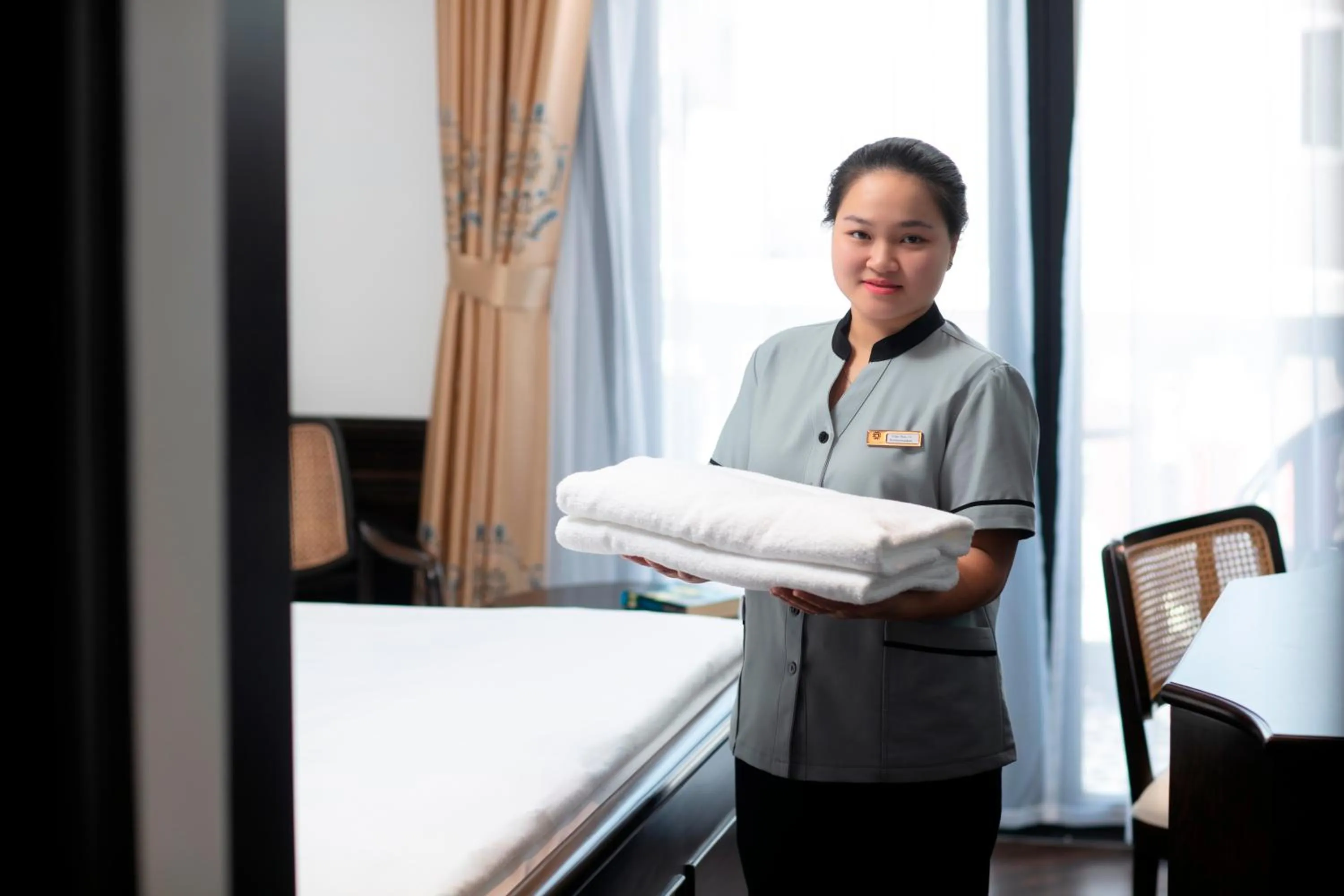 Staff, Bed in HOTEL De SOURIANT Premium Hanoi
