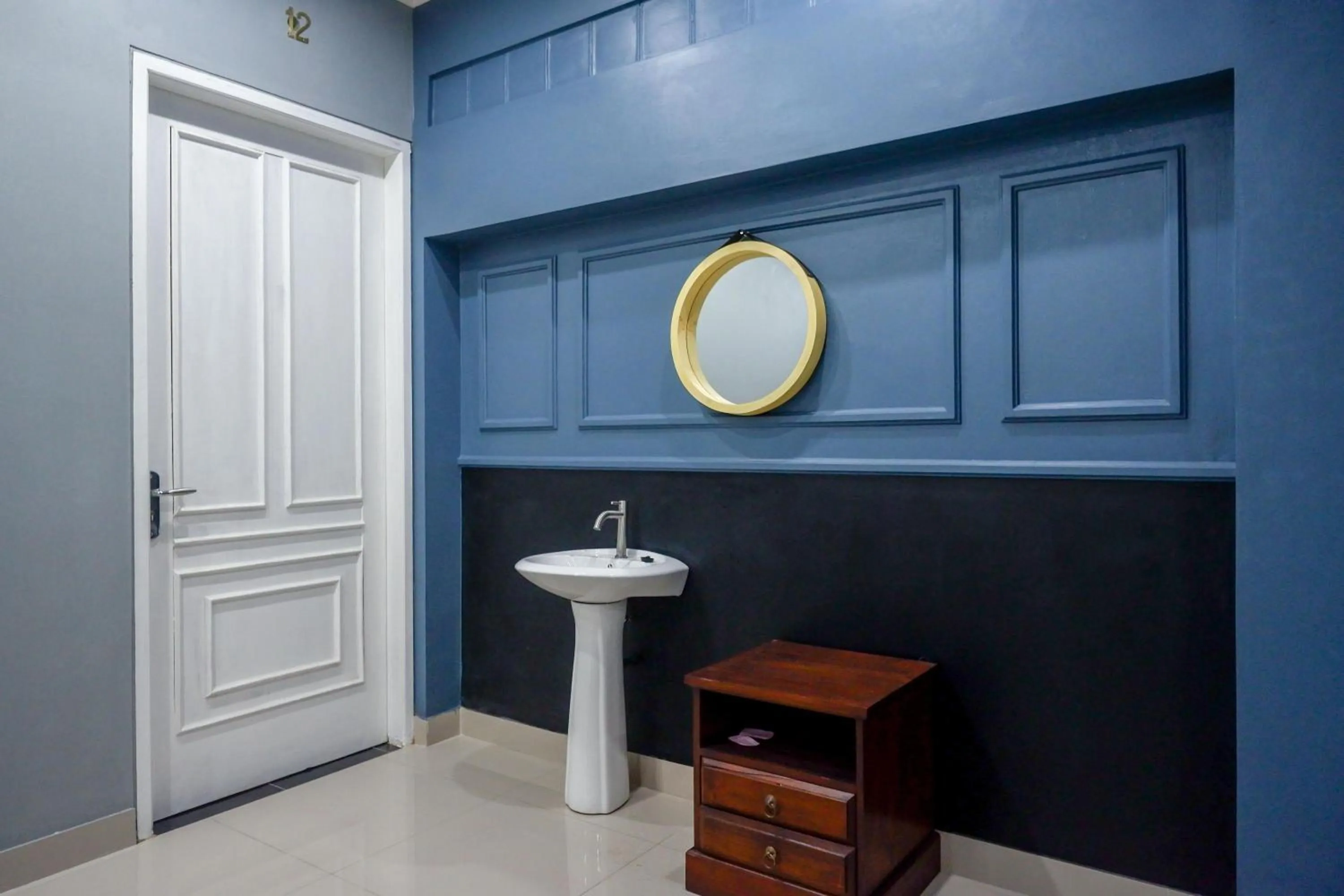 Bathroom in Urbanview Hotel Umbrella Dieng by RedDoorz