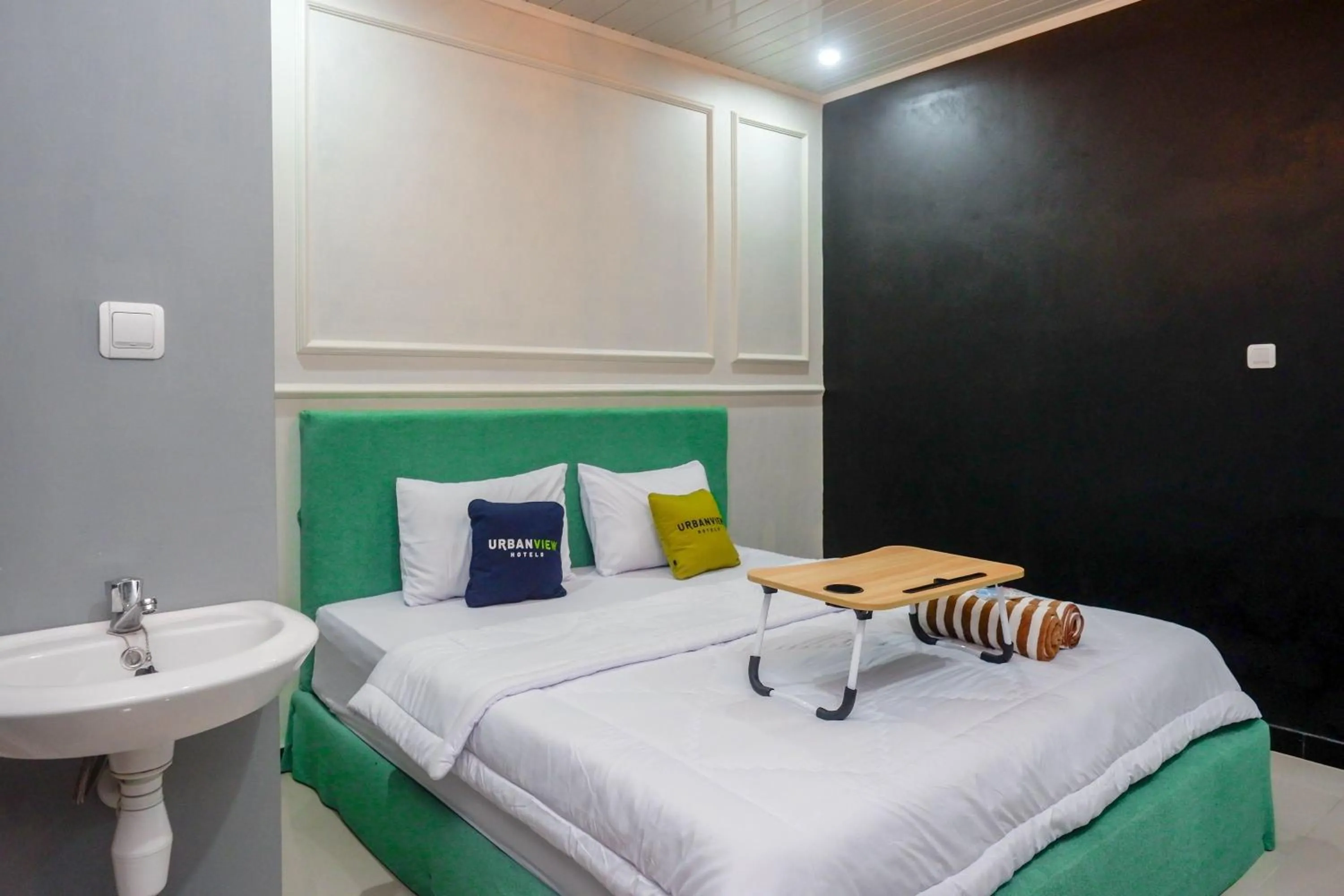 Bedroom, Bed in Urbanview Hotel Umbrella Dieng by RedDoorz