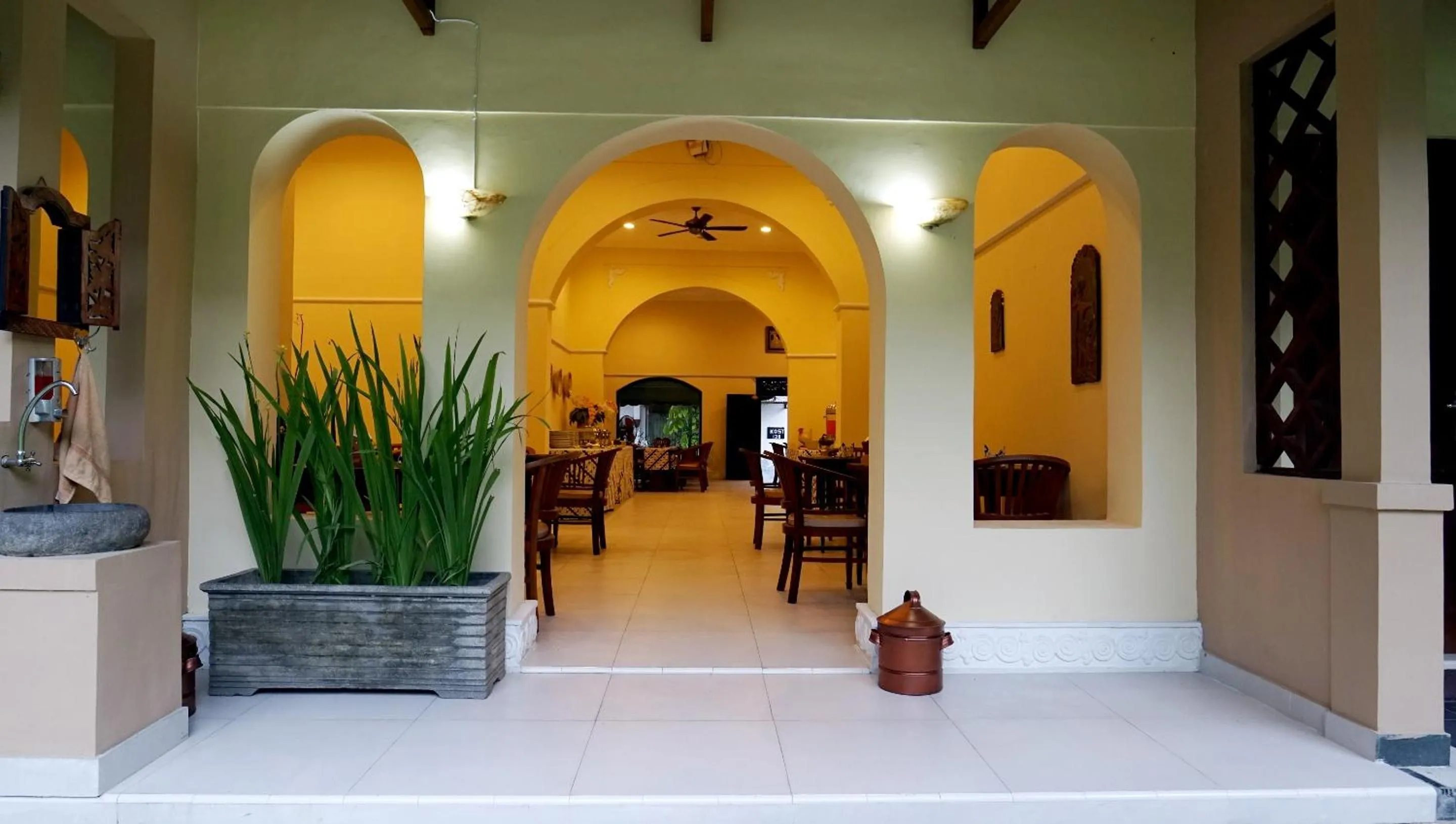 Restaurant/places to eat in Diana Hotel Jogja