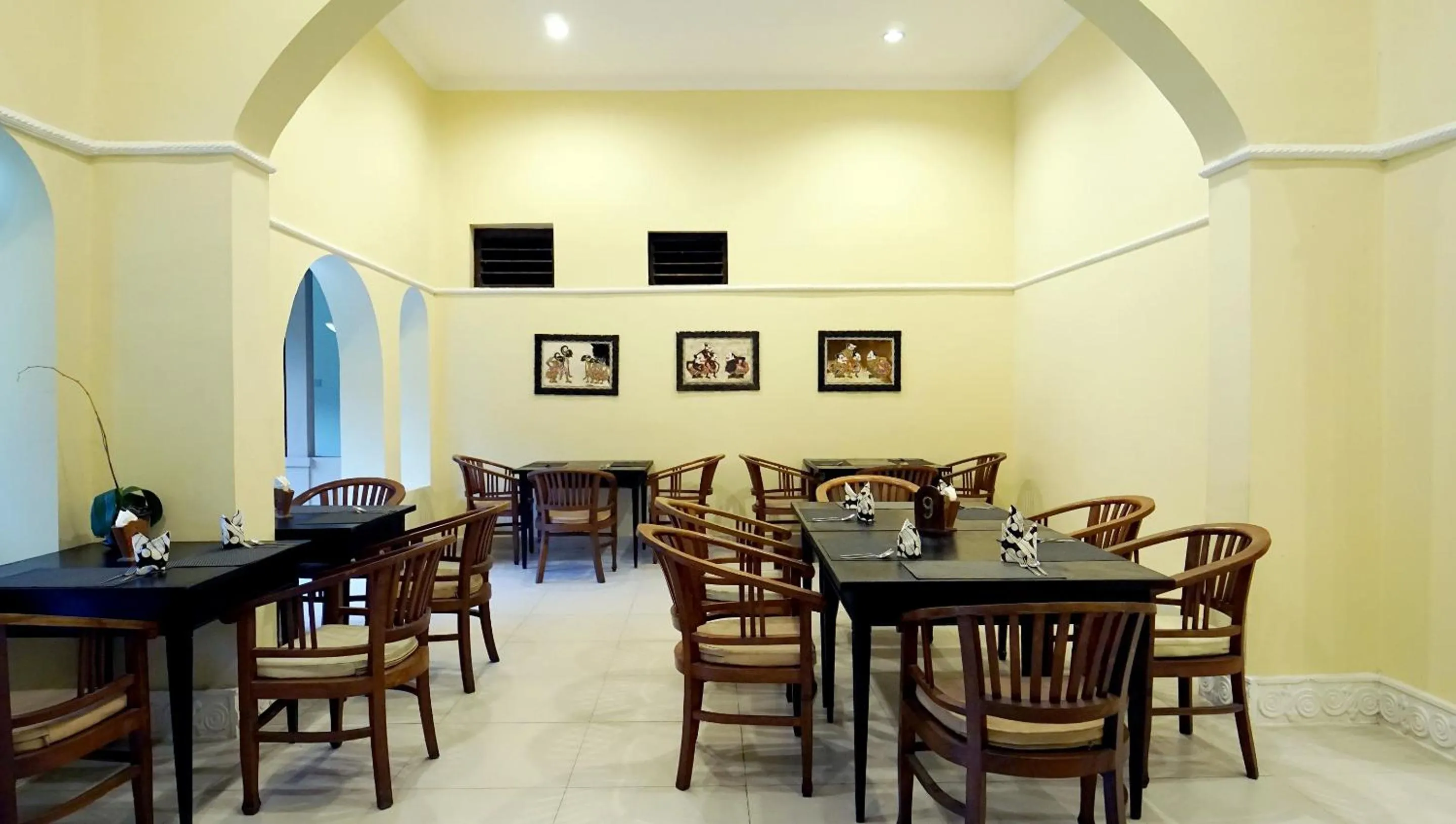 Restaurant/places to eat in Diana Hotel Jogja