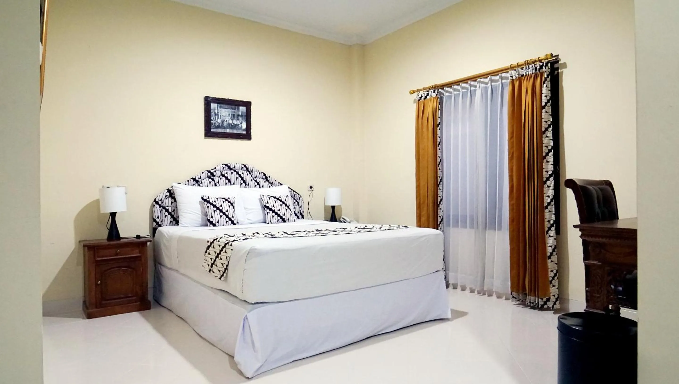 Bedroom, Bed in Diana Hotel Jogja