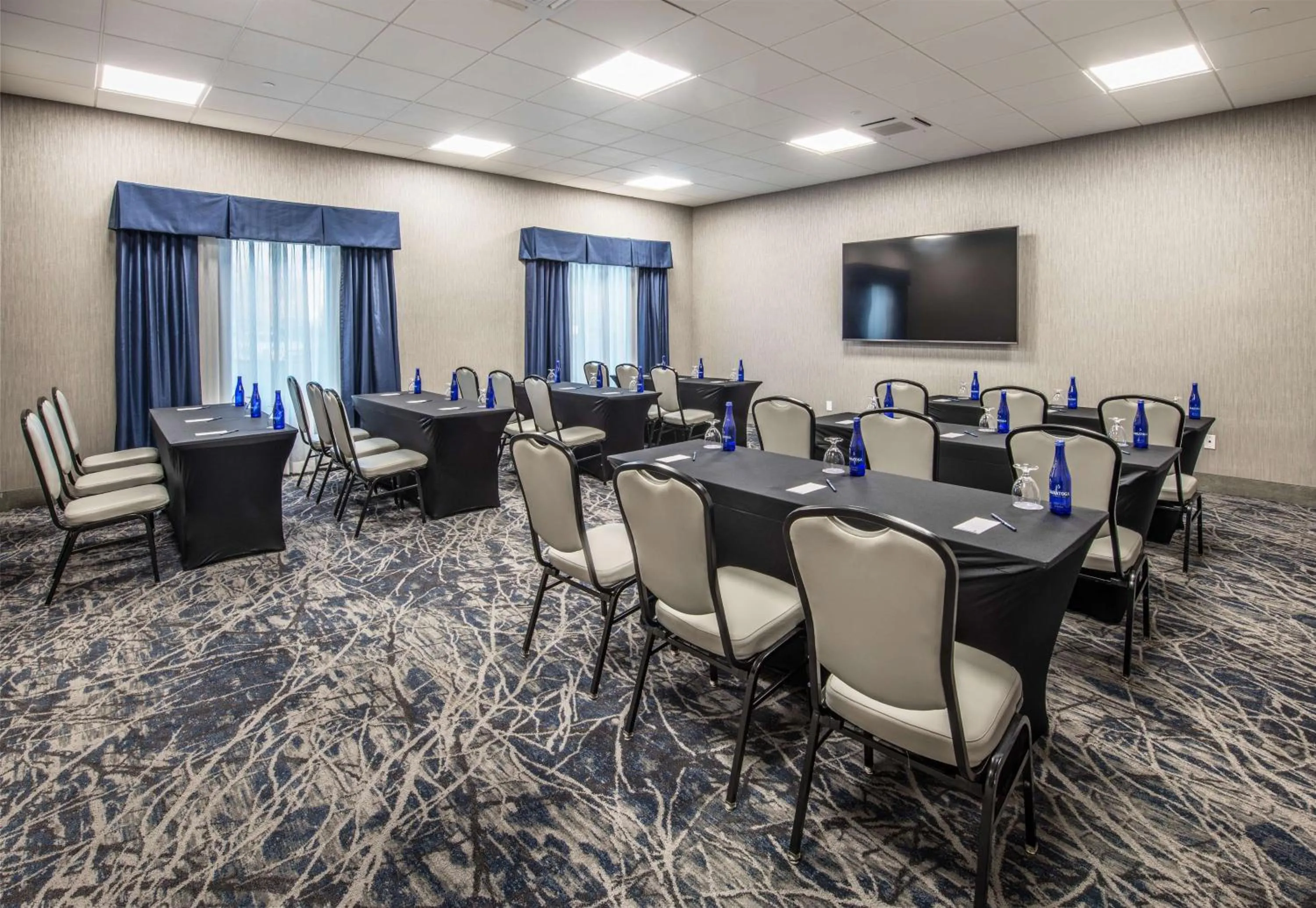 Meeting/conference room in DoubleTree by Hilton Monroe Township Cranbury