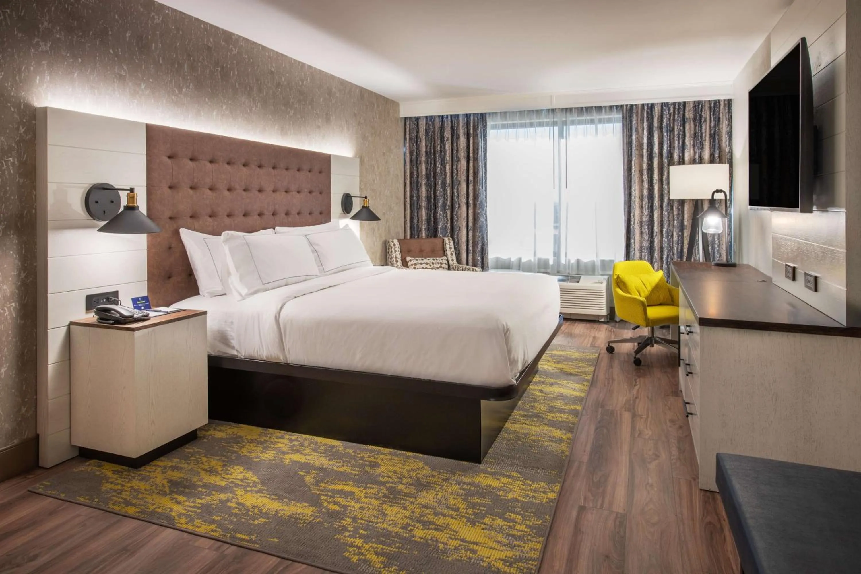 Bed in DoubleTree by Hilton Monroe Township Cranbury