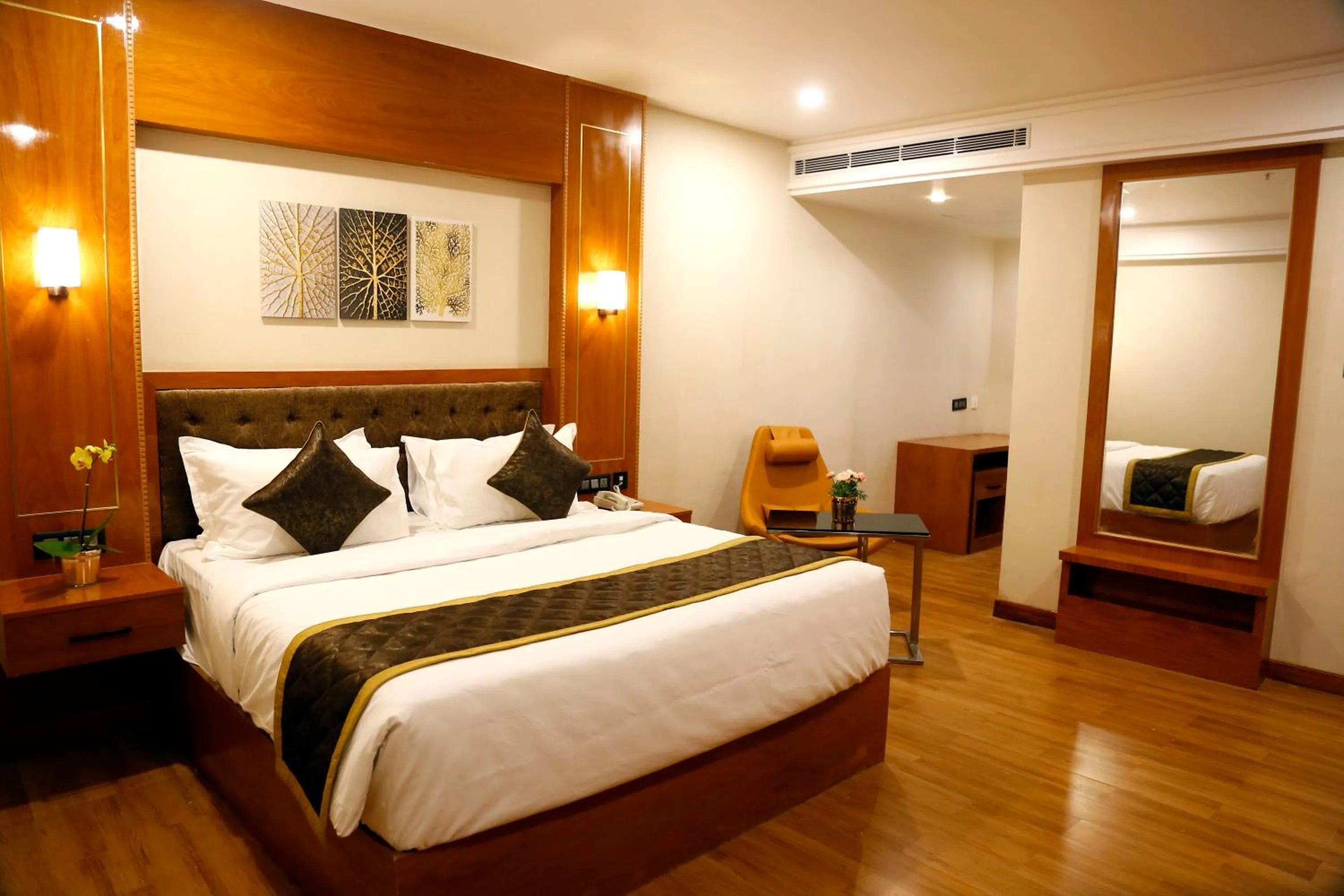 Guests, Bed in Leroy Grand - Yeshwanthpur