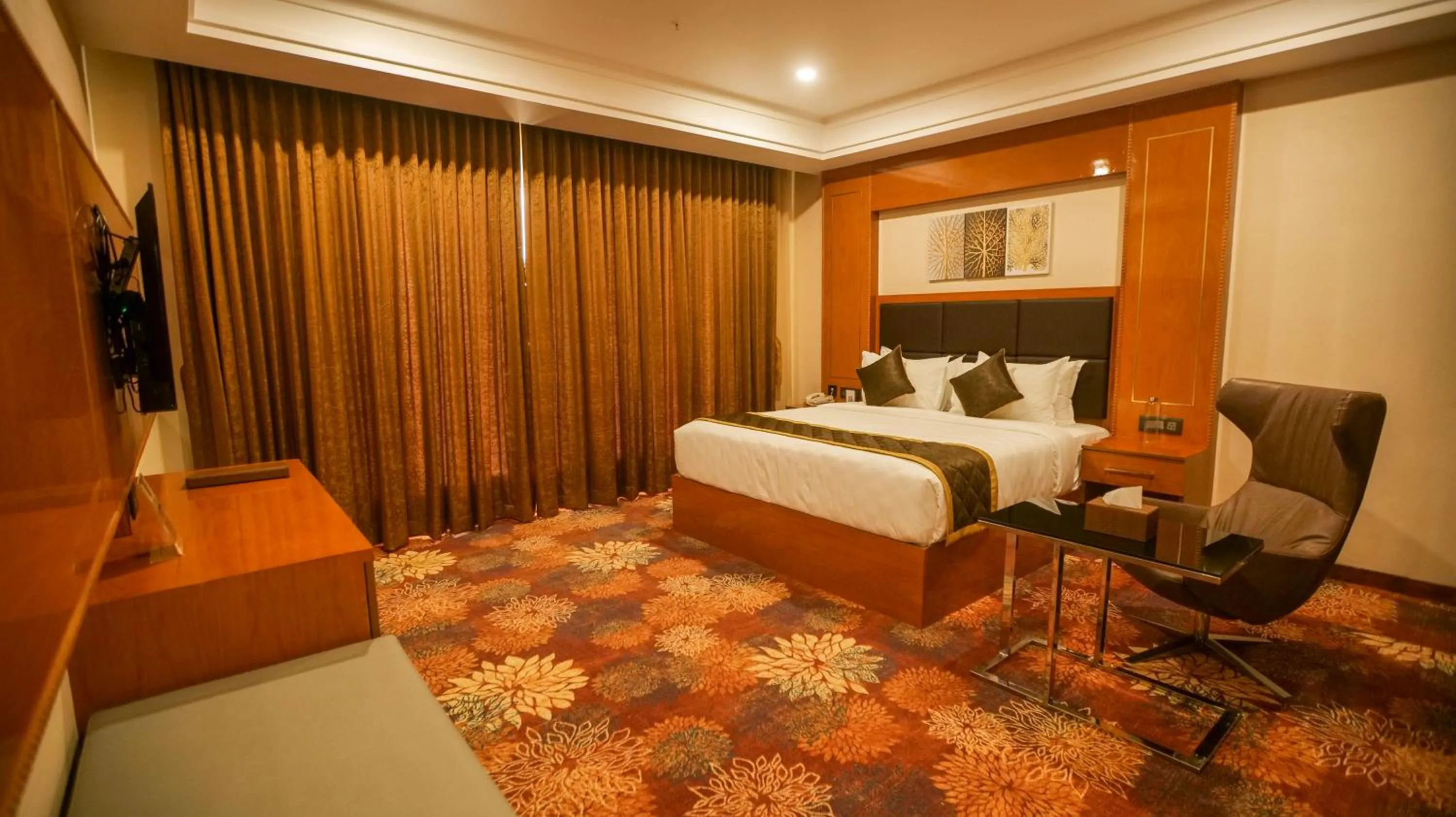 Bedroom, Bed in Leroy Grand - Yeshwanthpur