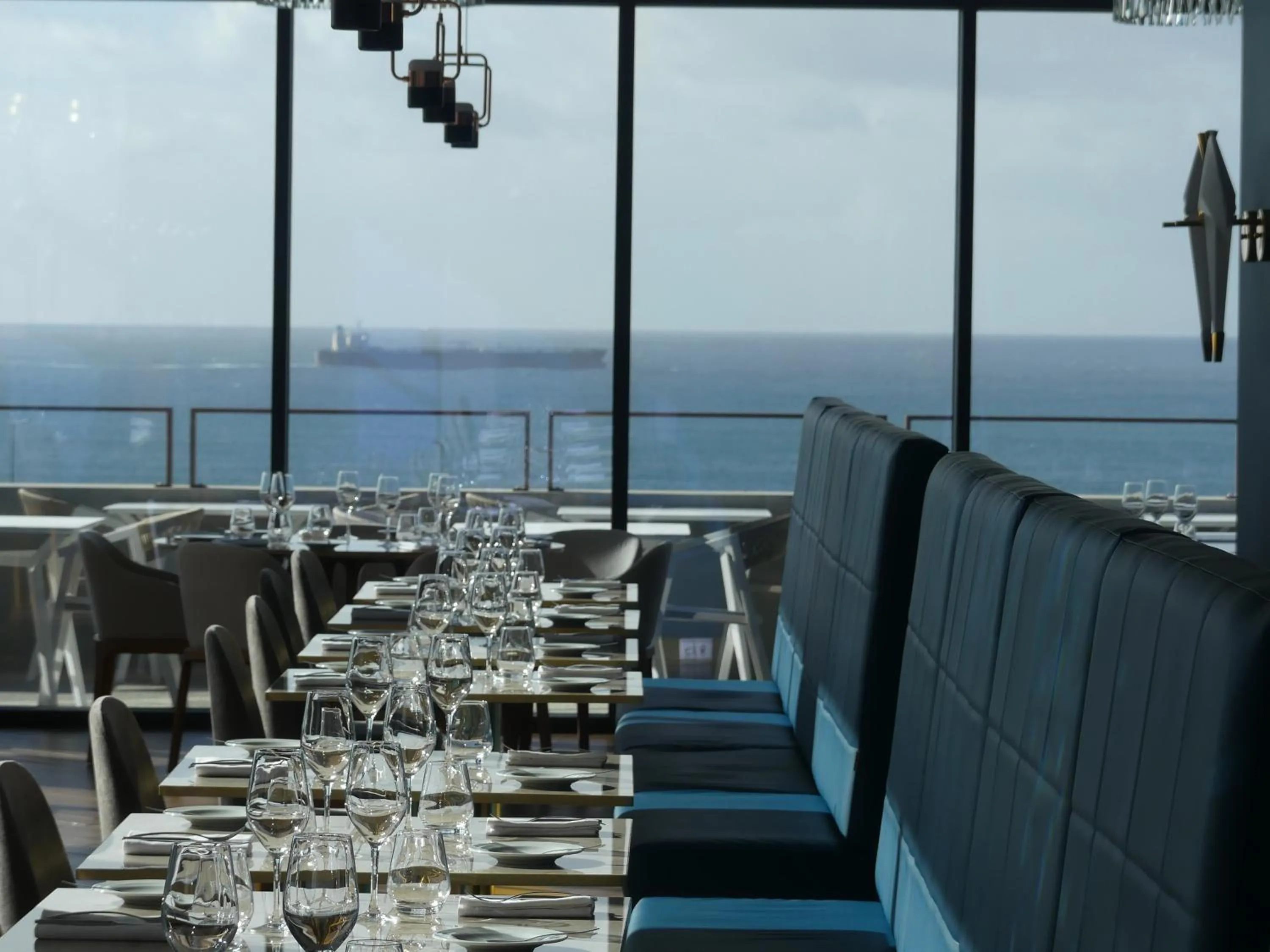 Restaurant/places to eat in Sines Sea View Business & Leisure Hotel
