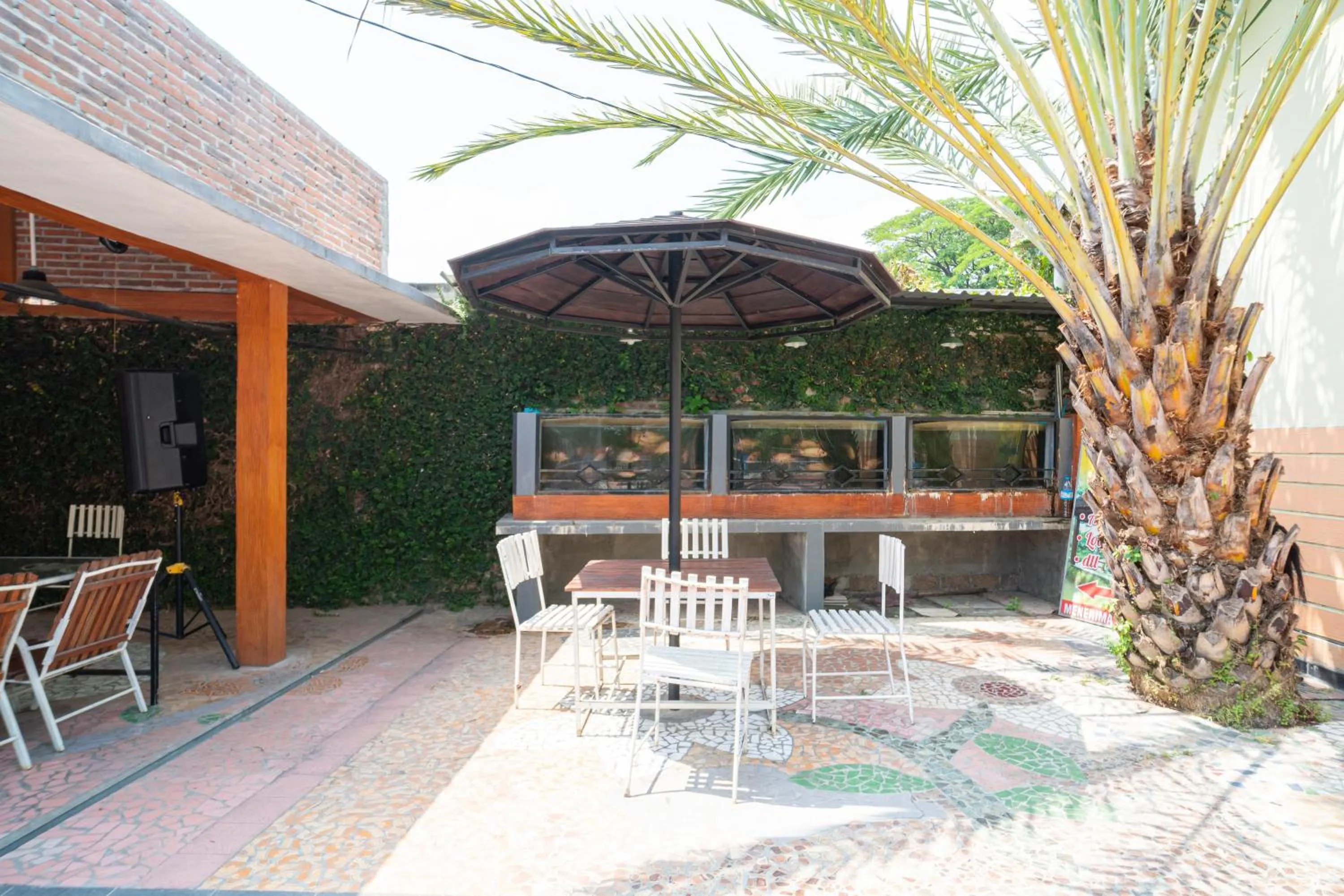 Restaurant/places to eat in RedDoorz @ Panglima Sudirman Madiun