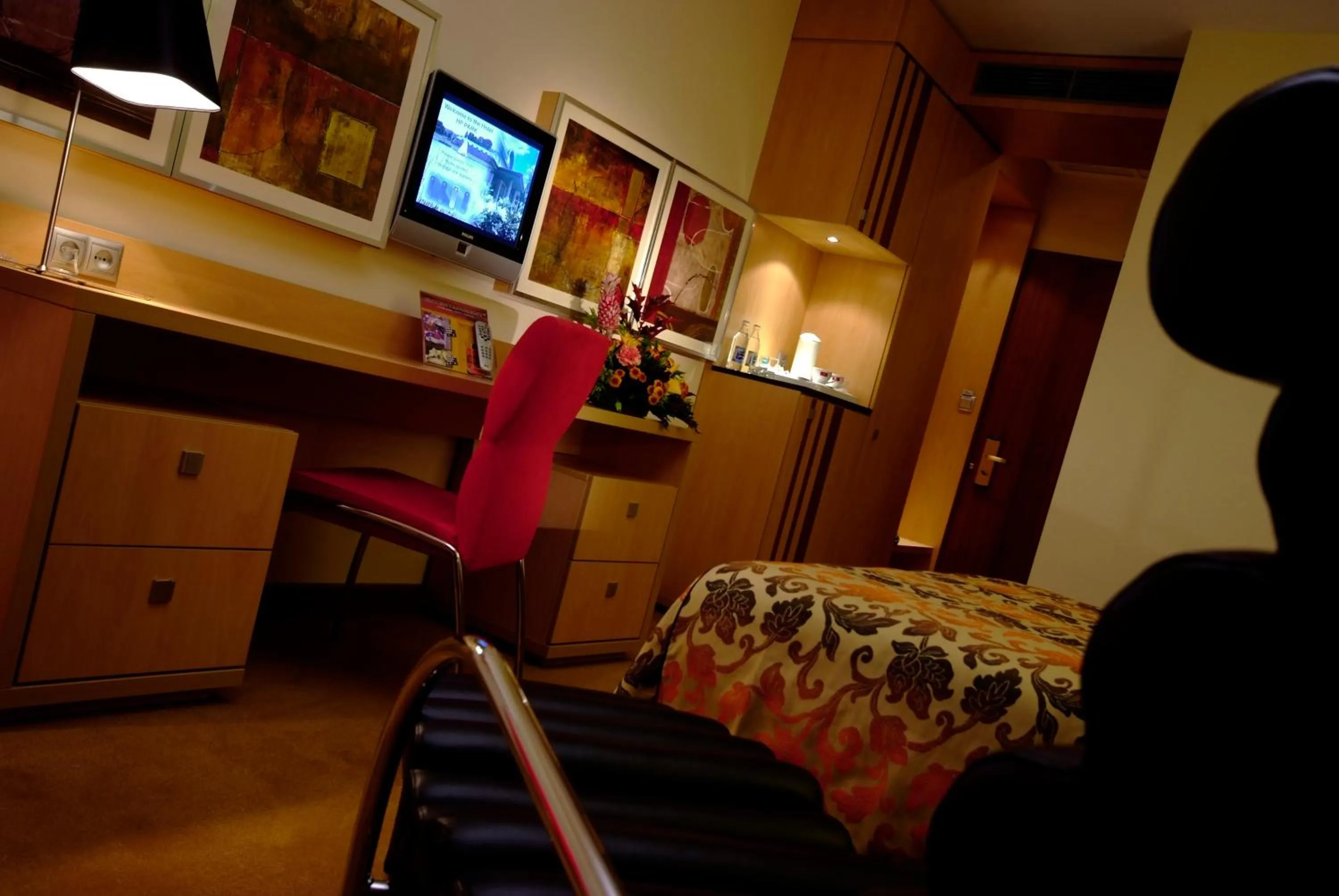 Seating area, Bed in Hotel HP Park Poznań Malta