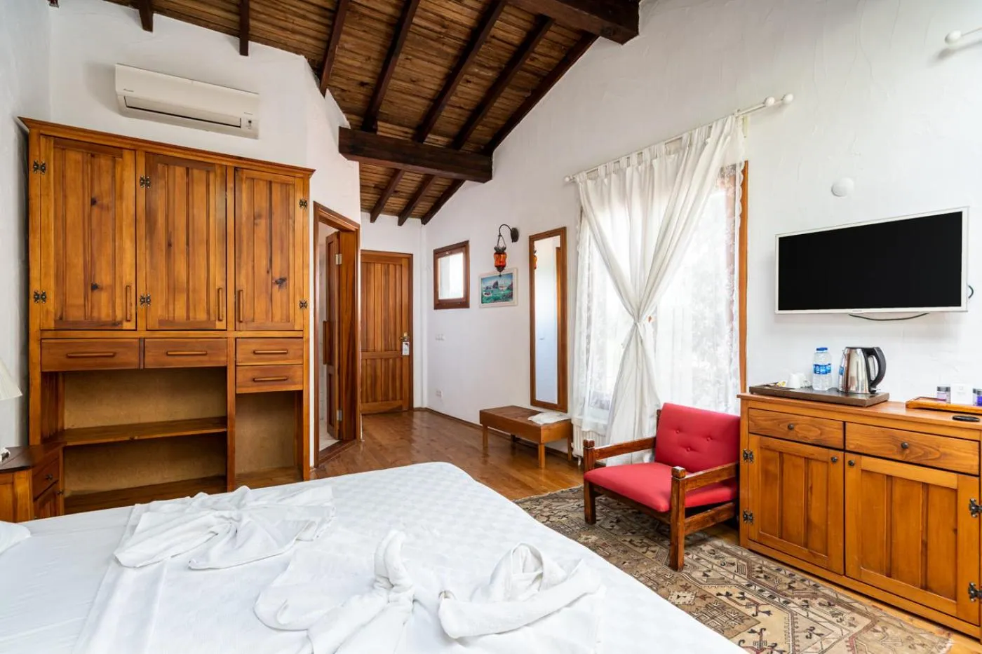 TV and multimedia, Bed in Ephesus Lodge