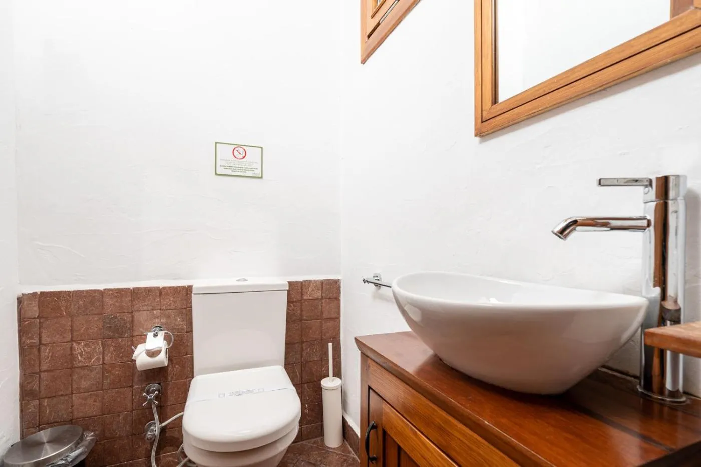 Bathroom in Ephesus Lodge