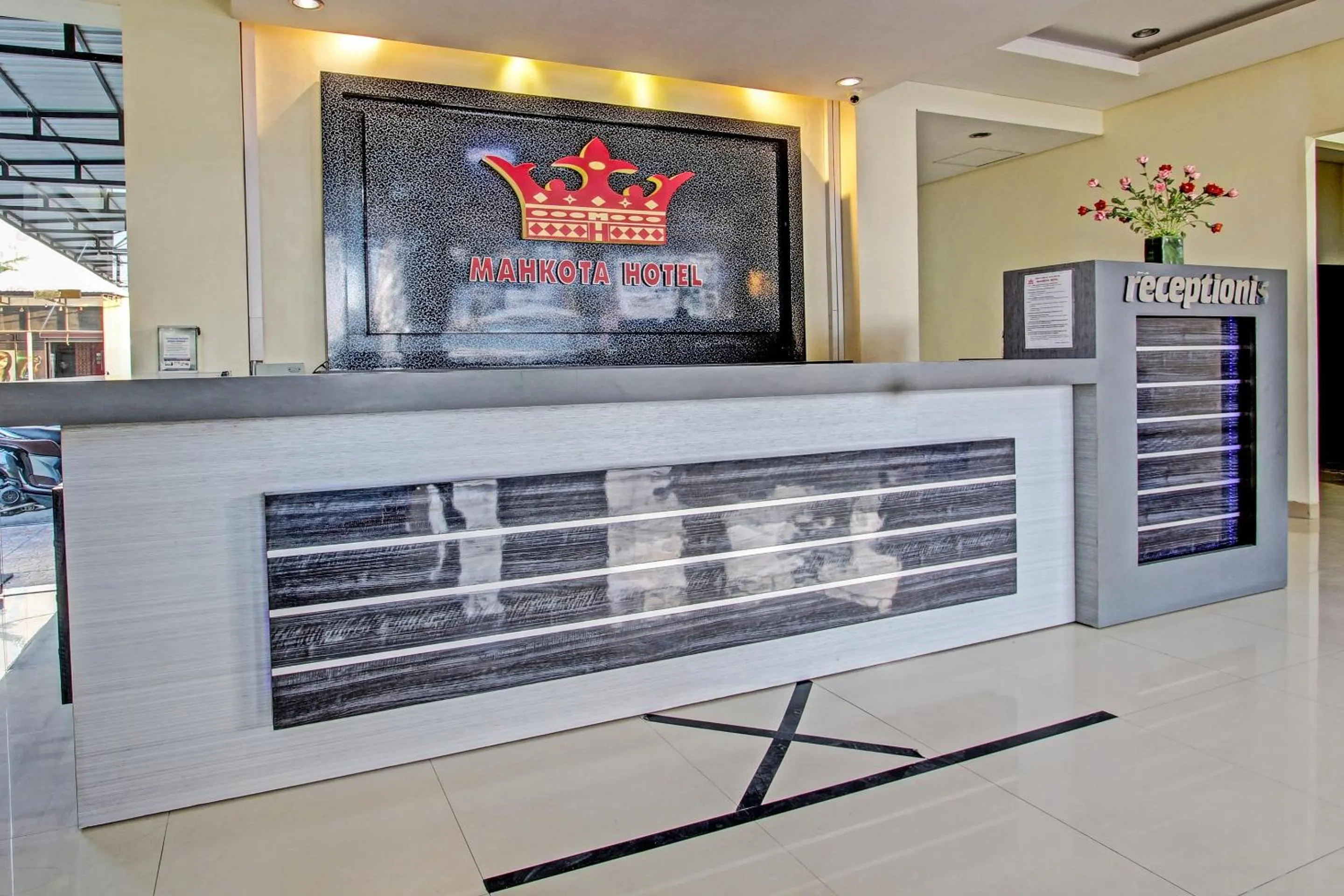 Lobby or reception in Collection O 91481 Mahkota Hotel Purwodadi