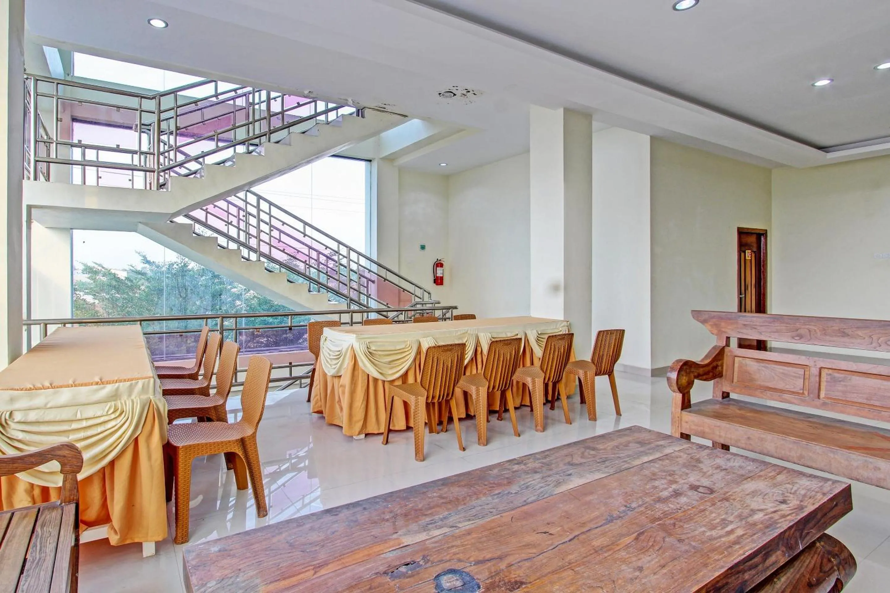 Restaurant/places to eat in Collection O 91481 Mahkota Hotel Purwodadi