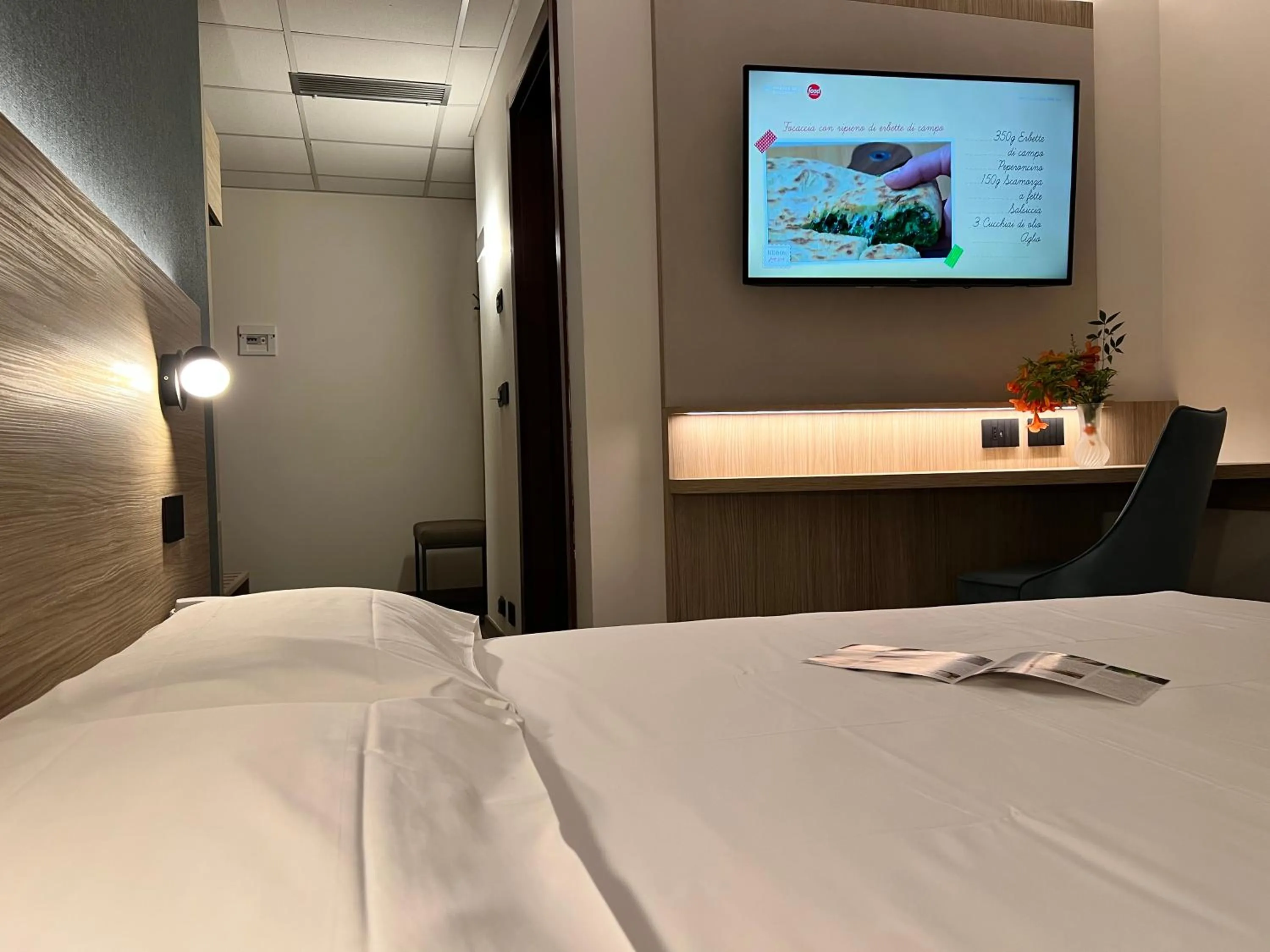 Bedroom, Bed in Hotel Gardenia