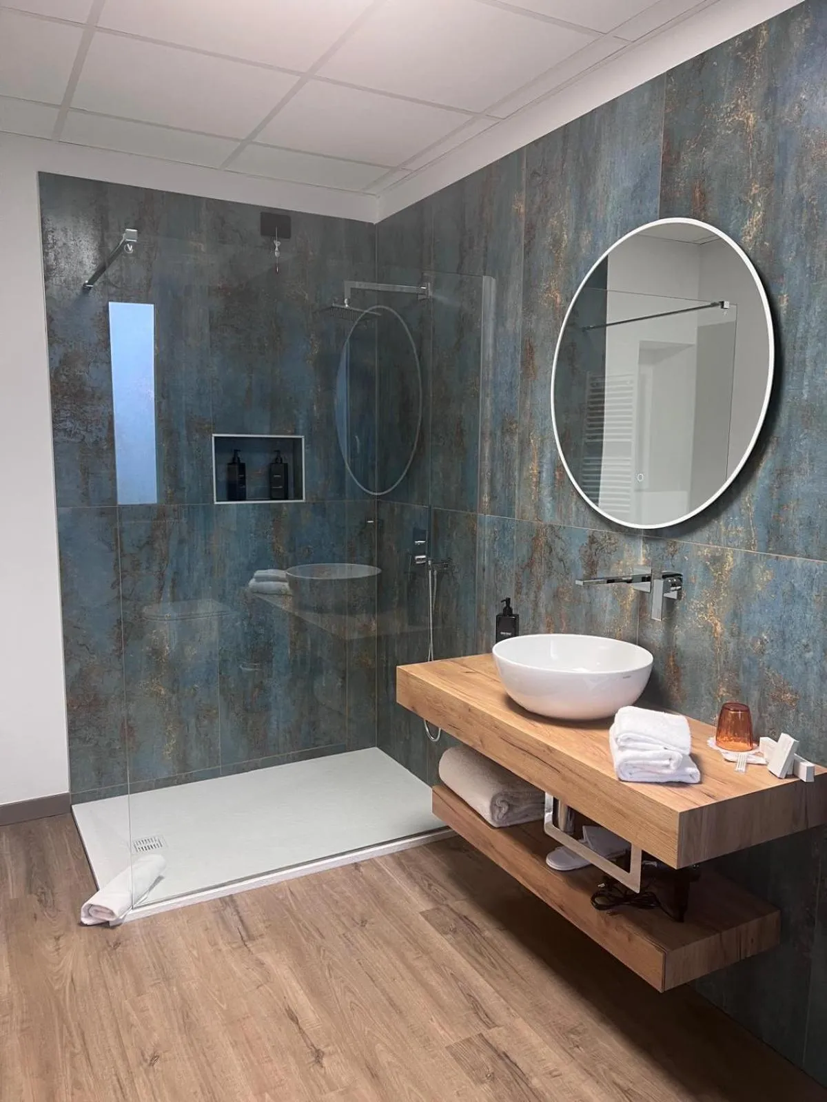 Shower in Hotel Gardenia