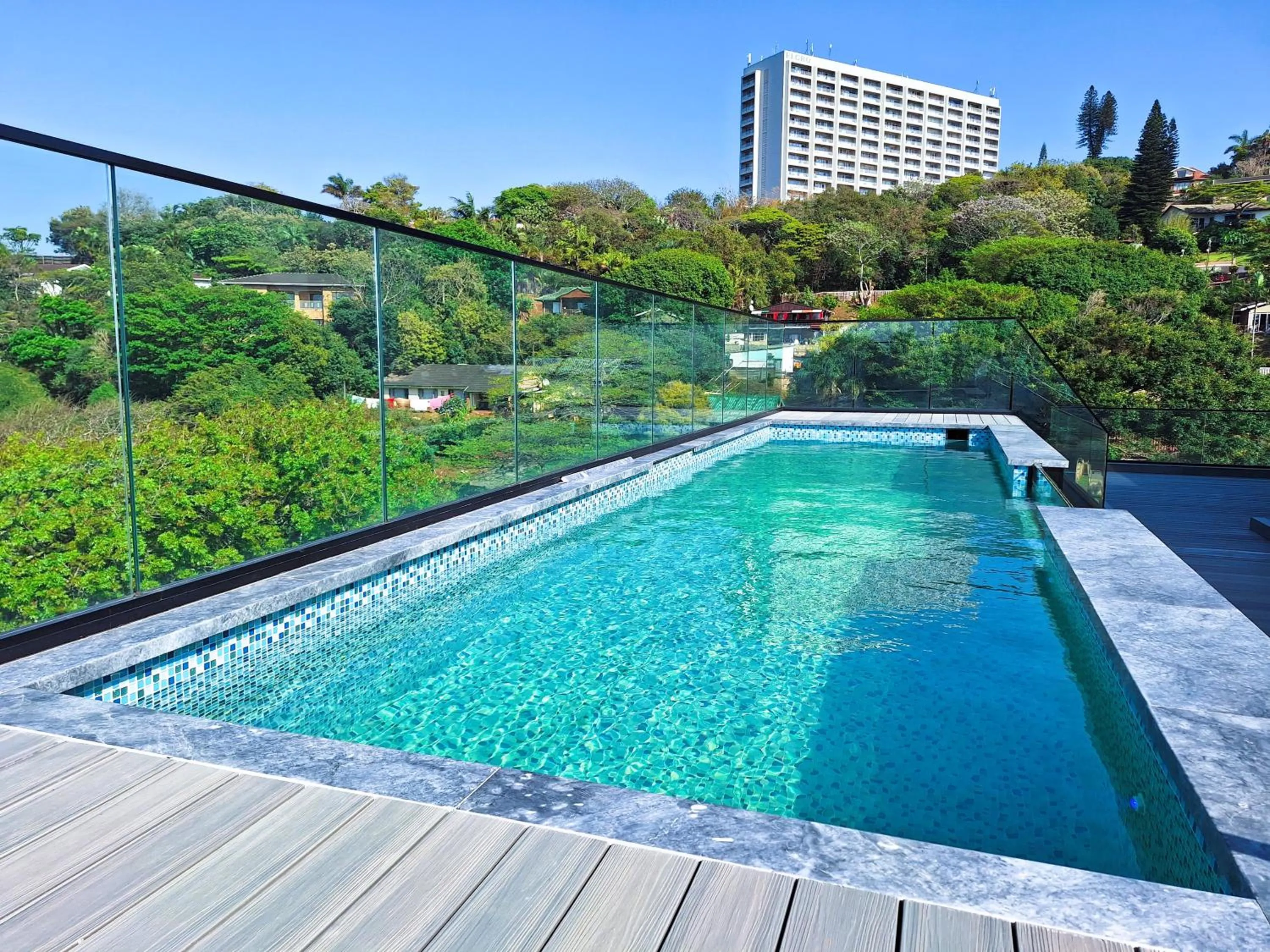 Swimming pool in Zar Hotel