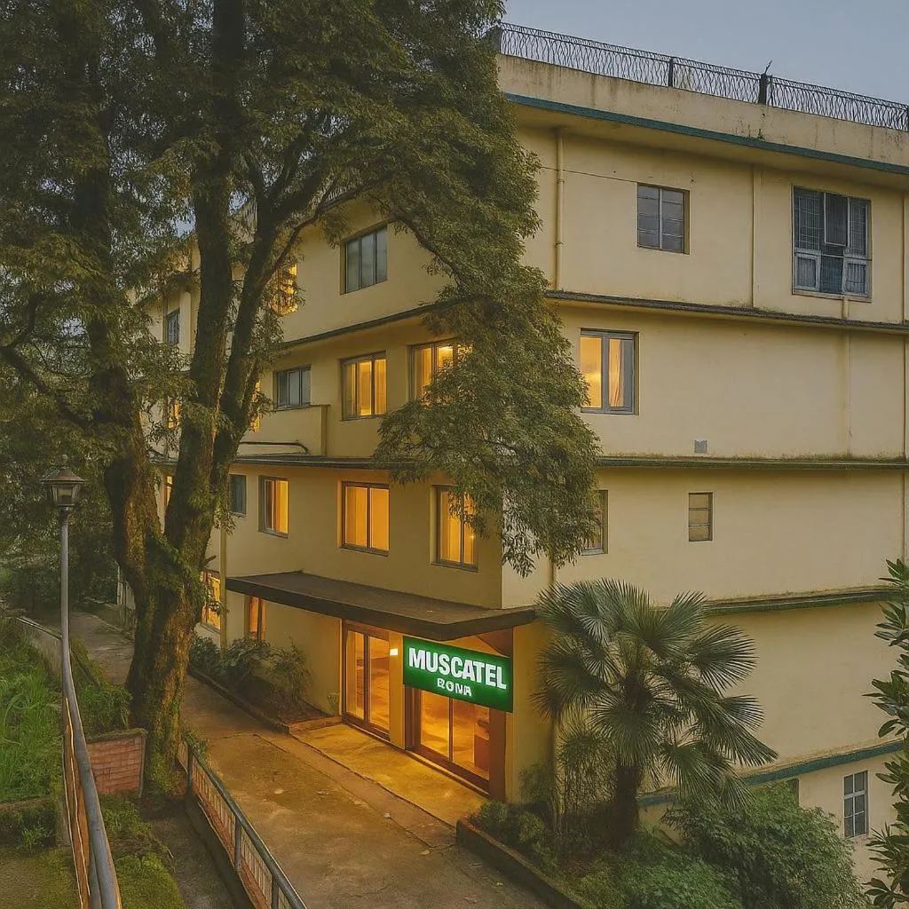 Facade/entrance in Muscatel Roma - 400 Mts from Mall Road