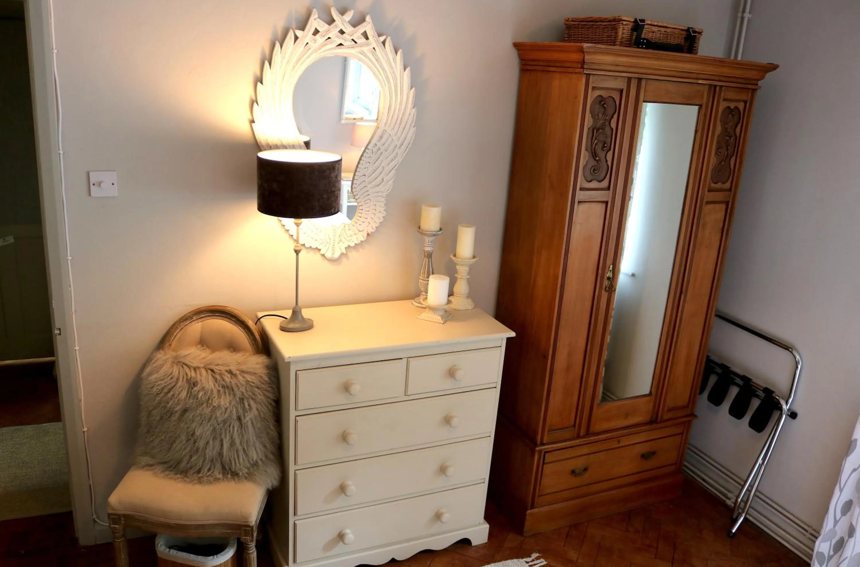 Decorative detail in Mortimer Trail B and B