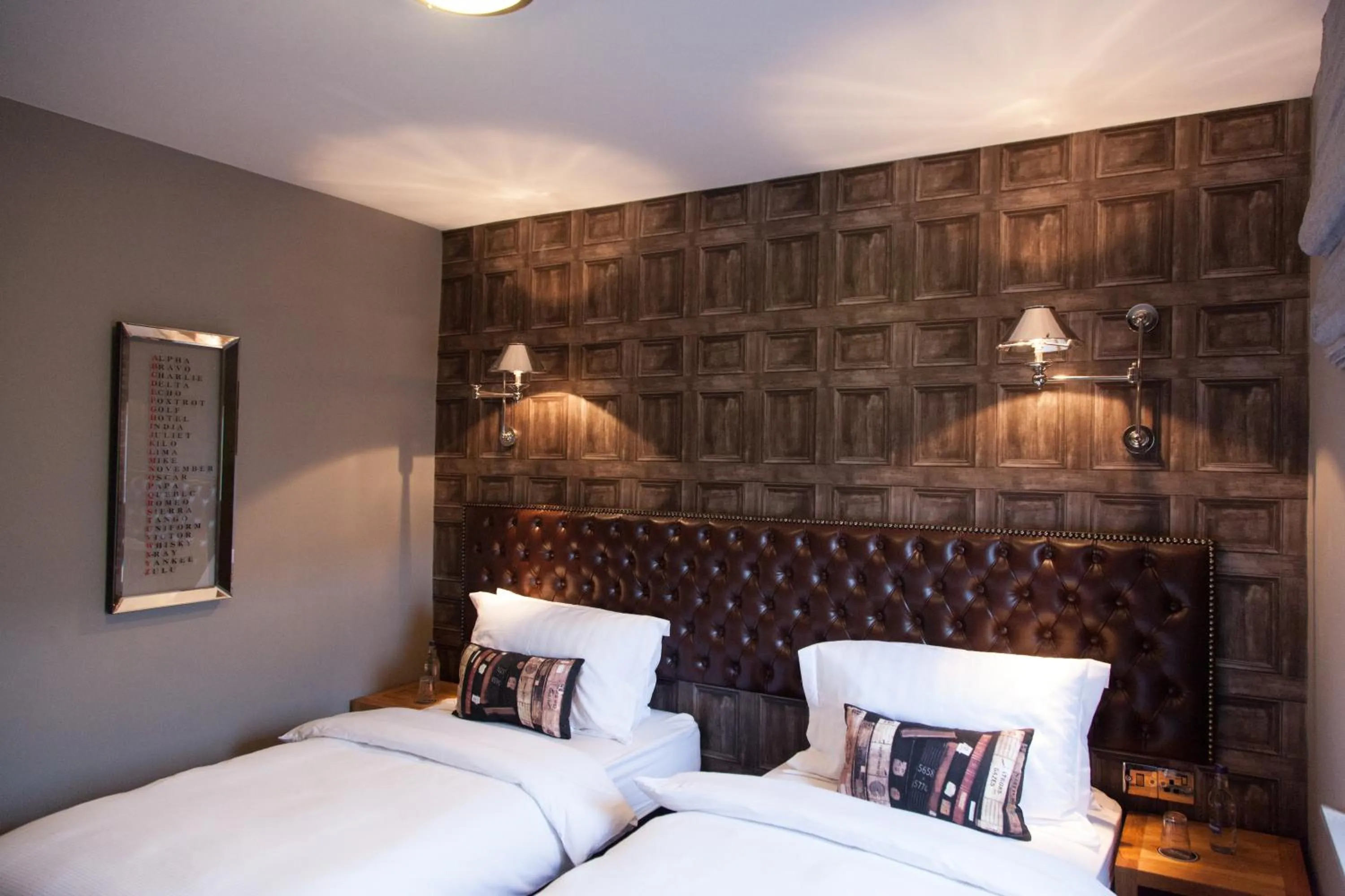 Bedroom, Bed in The Salmon Inn