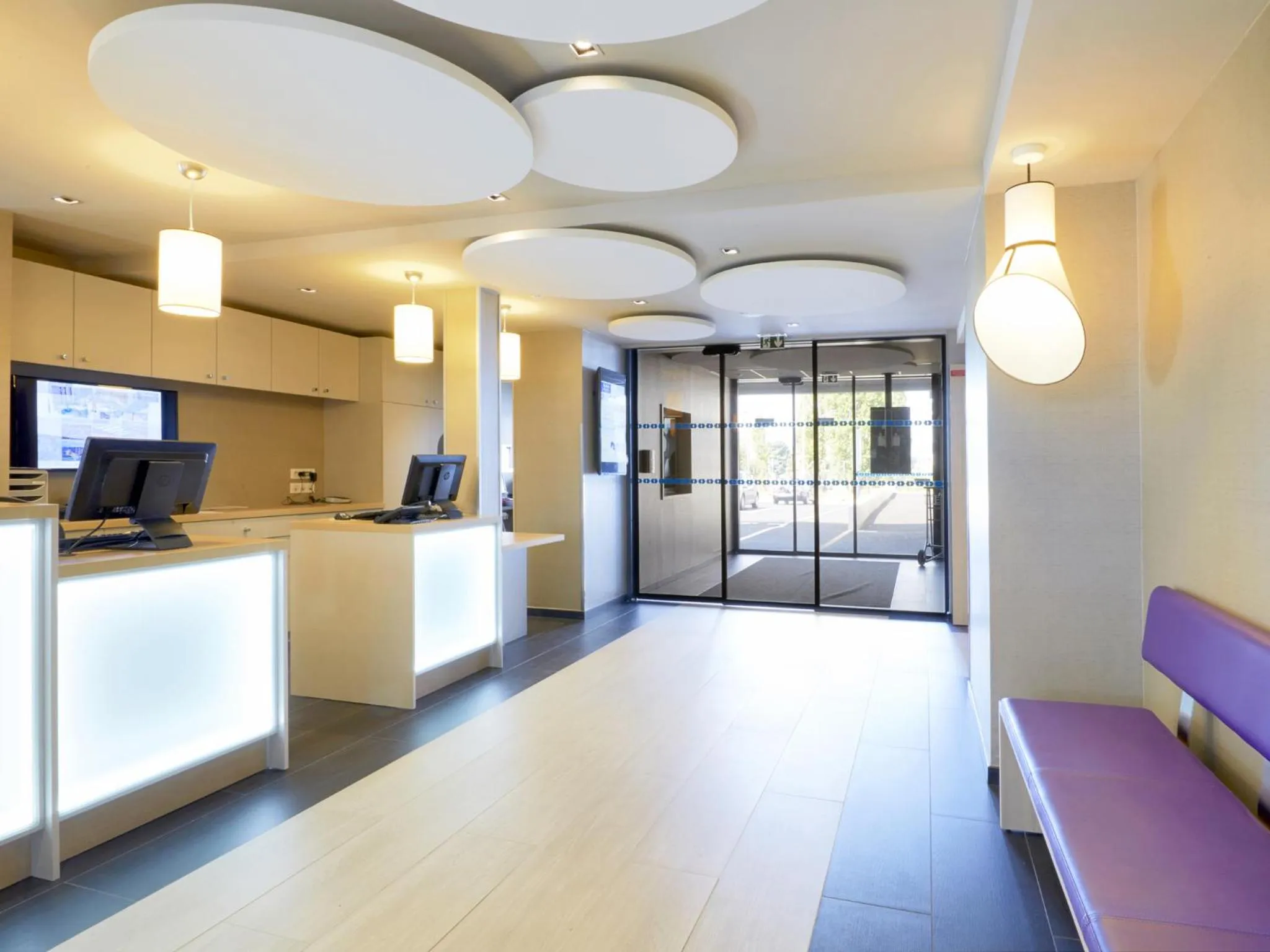 Lobby or reception in Kyriad Prestige Saint-Malo