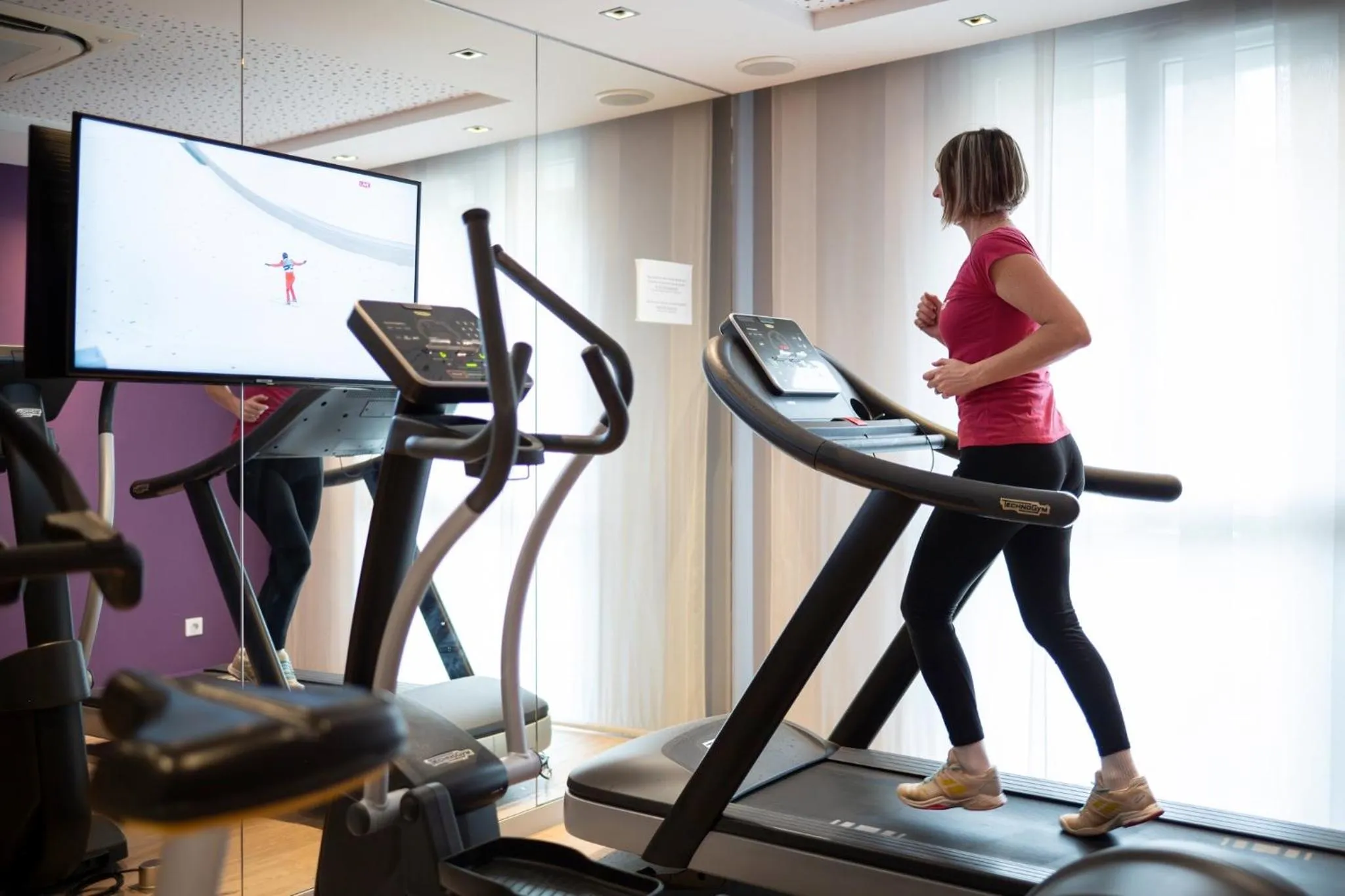 Fitness centre/facilities in Kyriad Prestige Saint-Malo