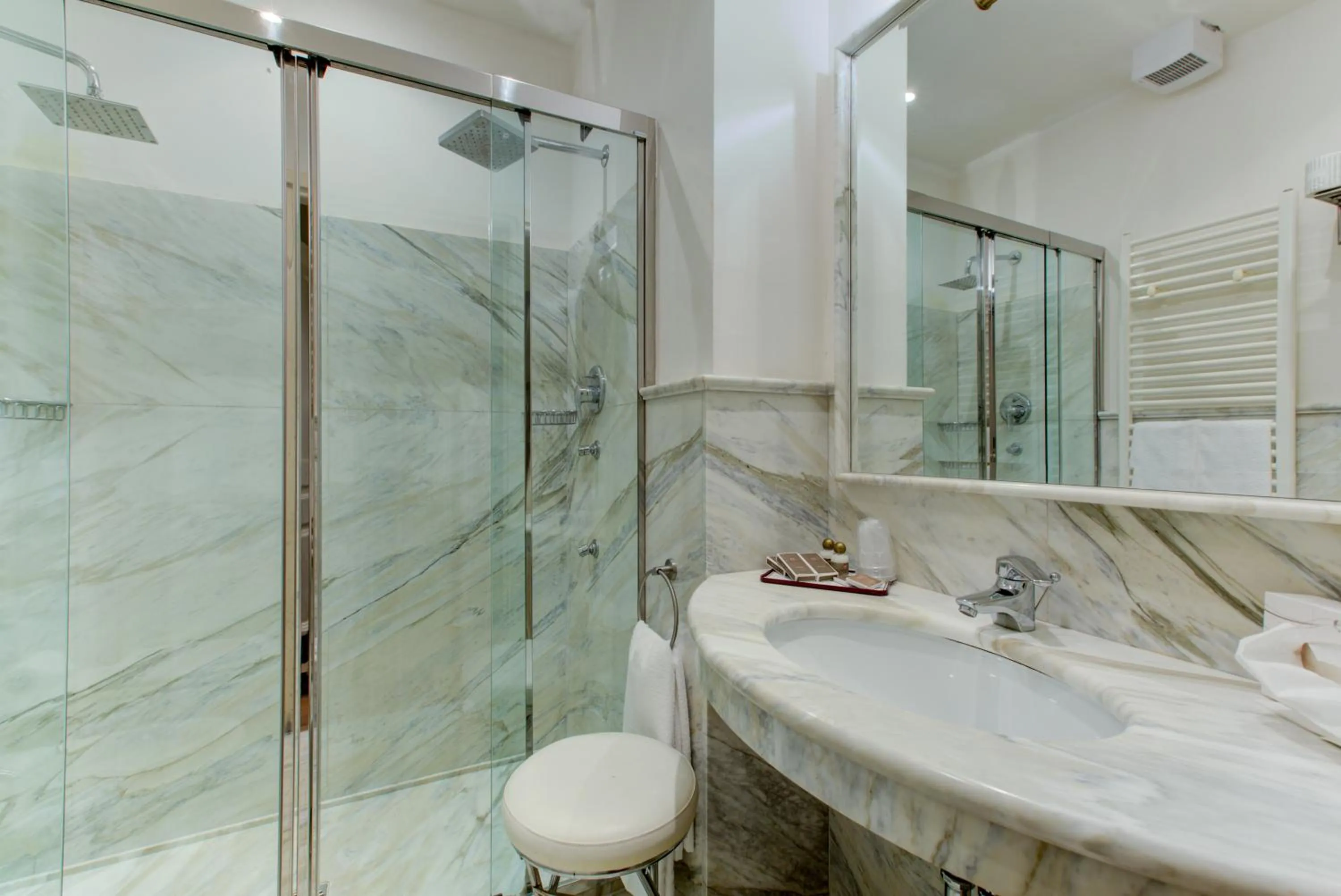 Bathroom in Oste del Castello Wellness & Bike Hotel