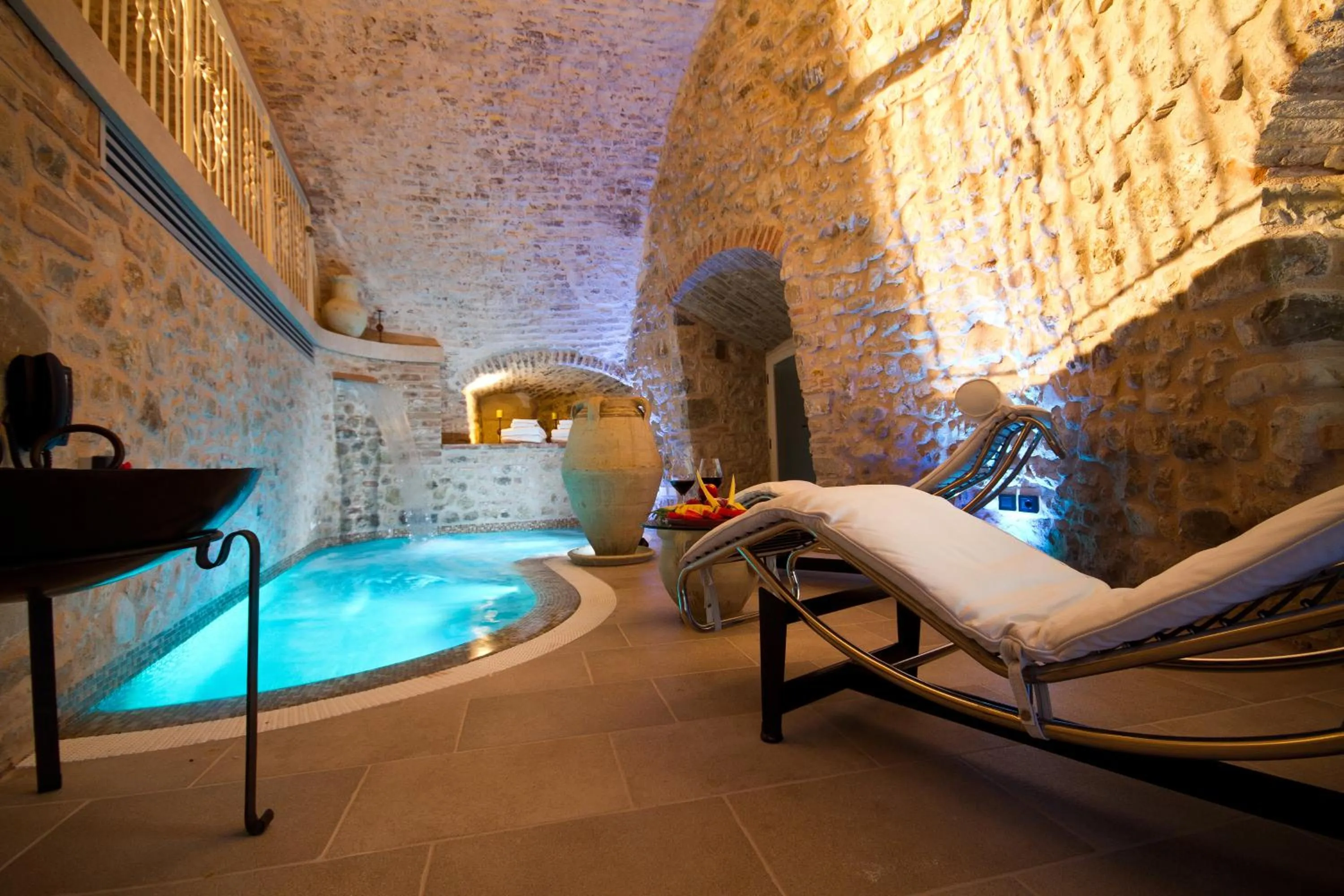 Imperial Suite with Private Pool in Oste del Castello Wellness & Bike Hotel