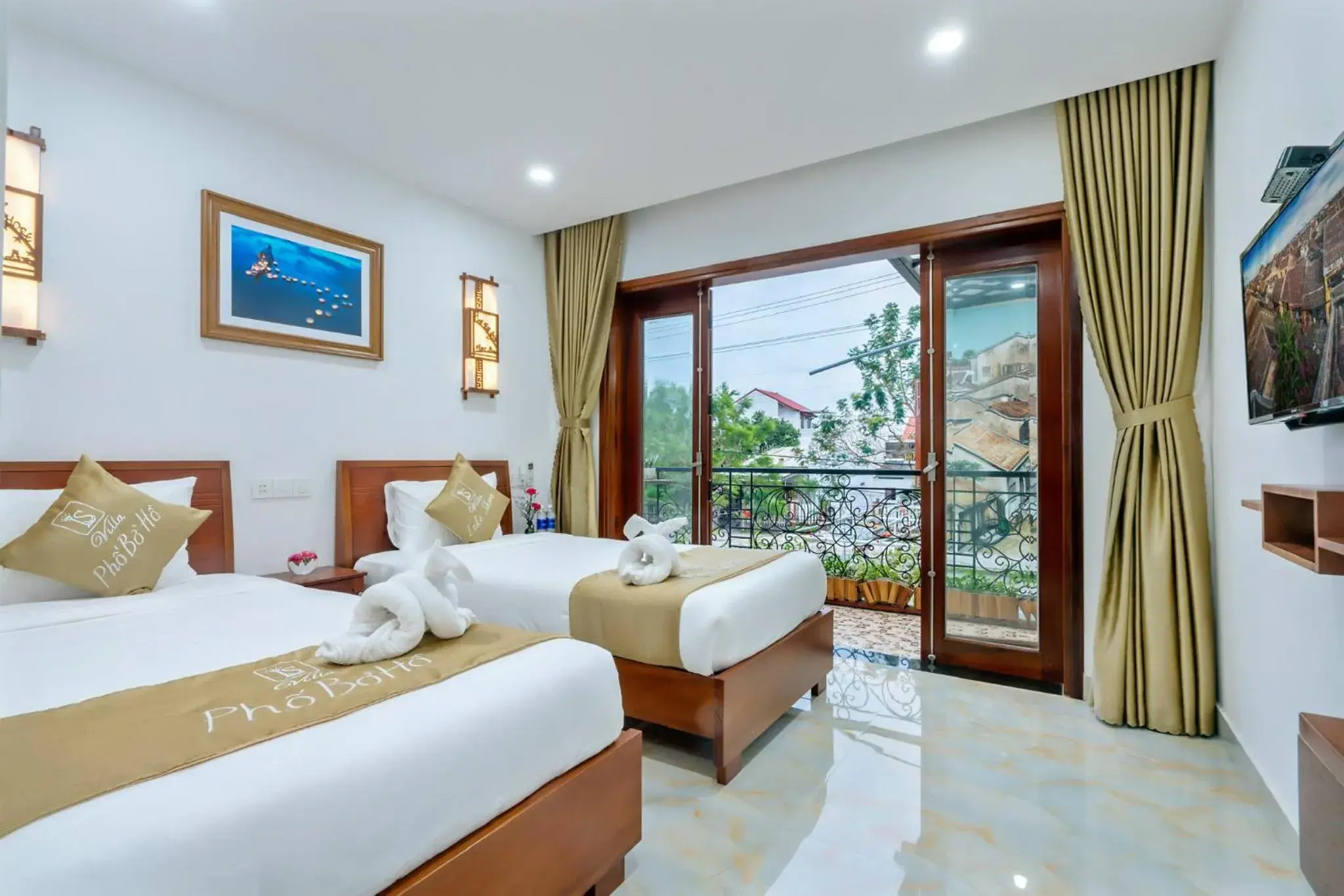 Twin Room with Pool View in Villa Lake Shore Hoi An Twin Room with Pool View in Villa Lake Shore Hoi An