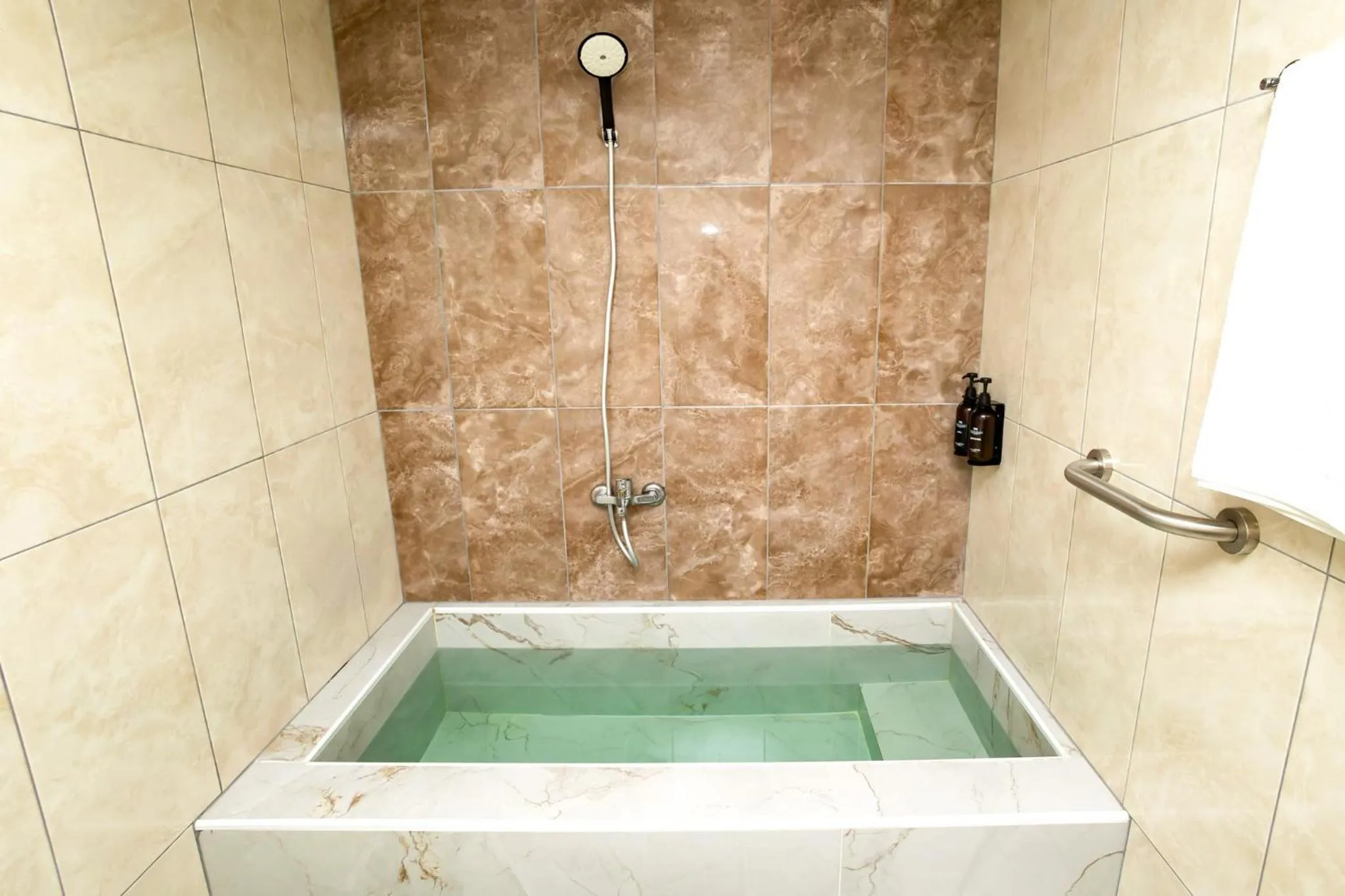 Hot Spring Bath in Continent Hotel Kapadokus Thermal