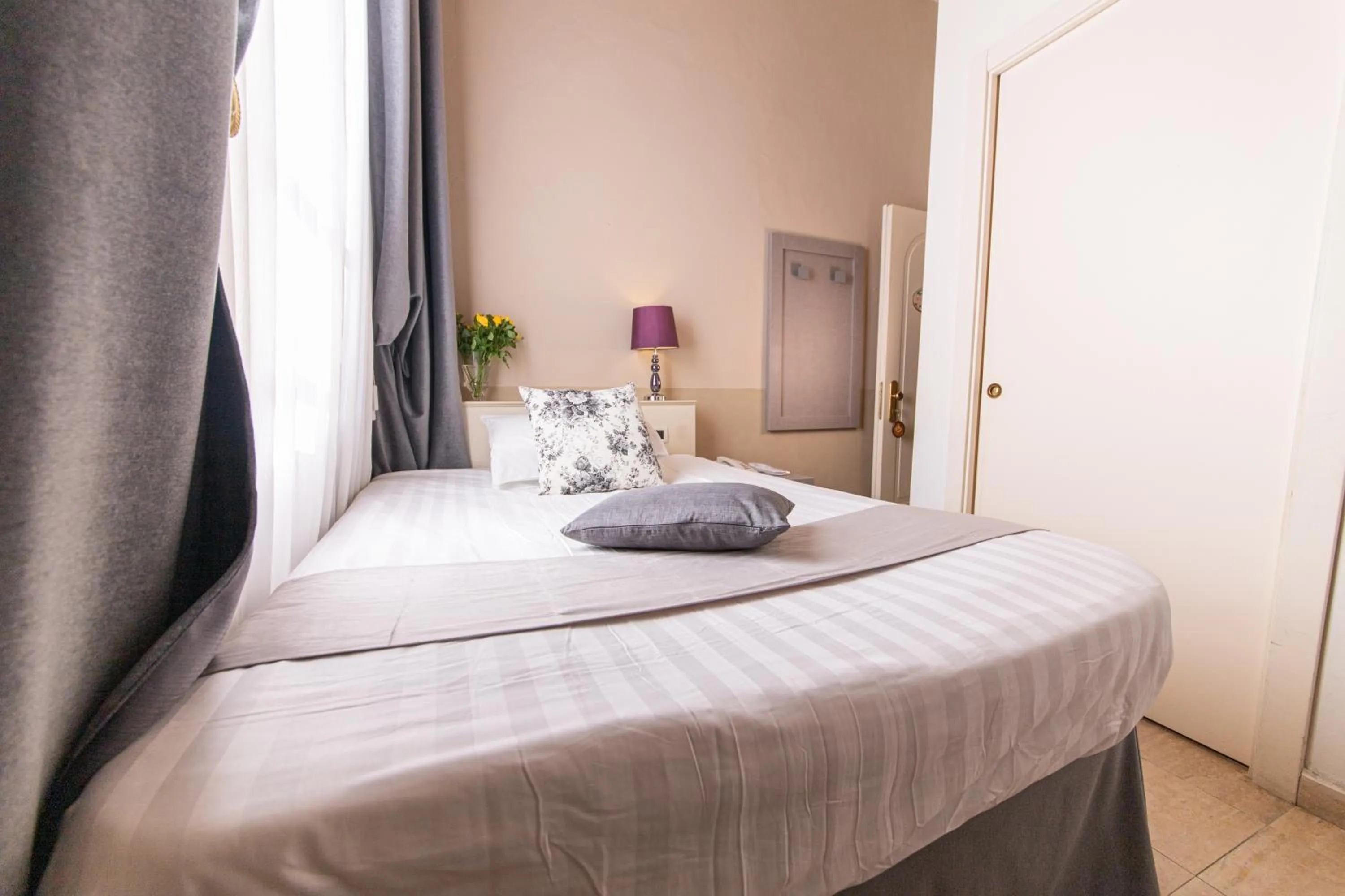 Bed in Hotel Viscardo