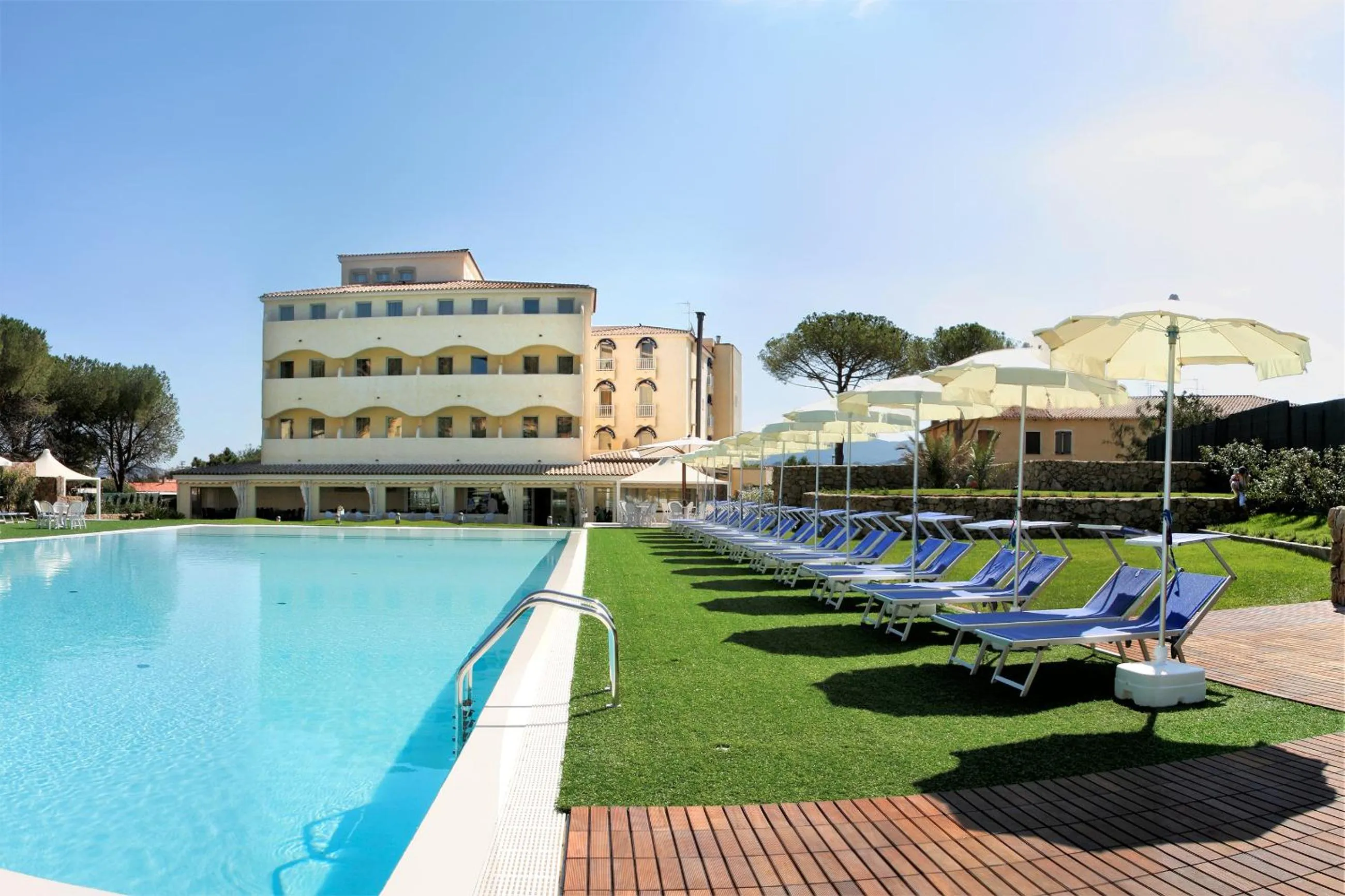 Swimming pool in AHR Baja Hotel & Spa Cannigione