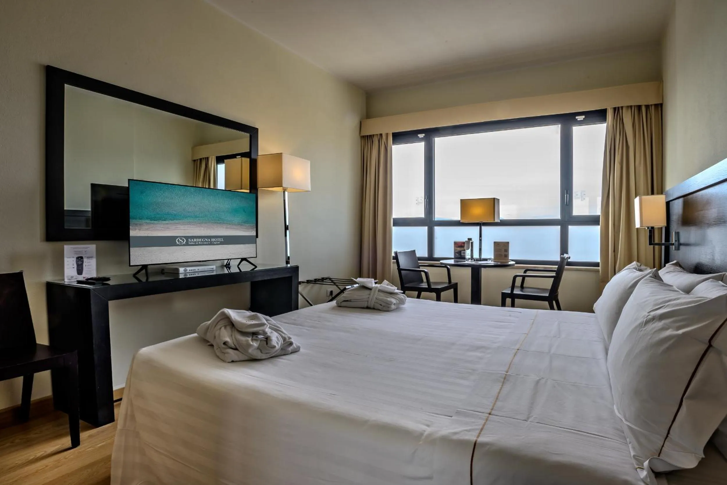 TV and multimedia, Bed in Sardegna Hotel - Suites & Restaurant