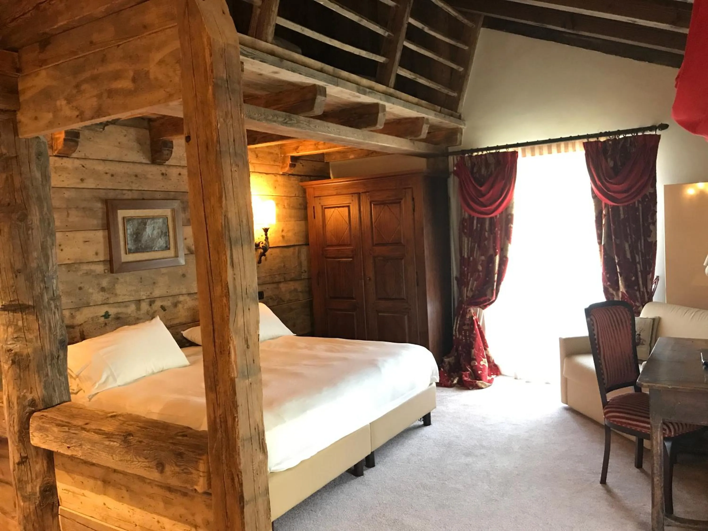 Bed in Relais du Chateau Blanc